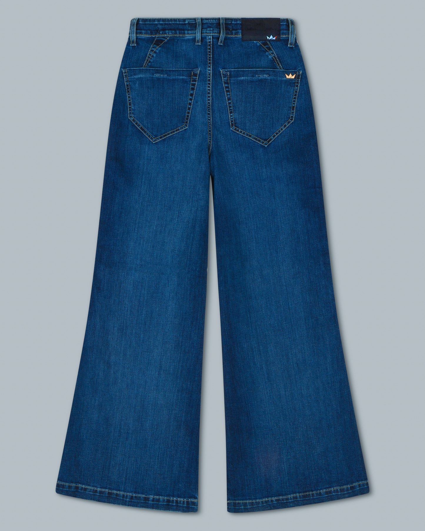 Vivianite. 28". Hand-Sand Dark Stone.