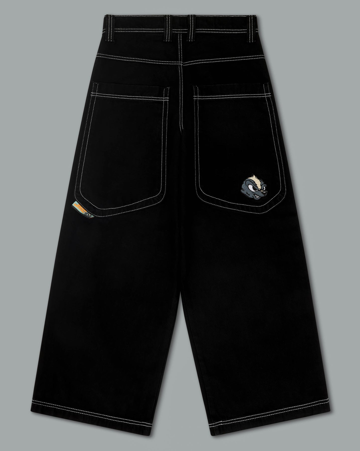 Skunk. 26". Jet Black.