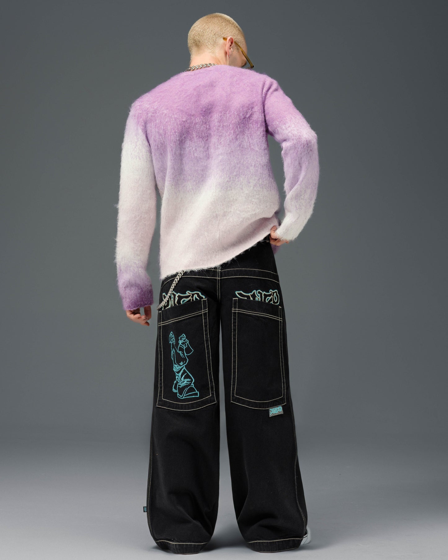 Artistical Uprising. 26". Jet Black.