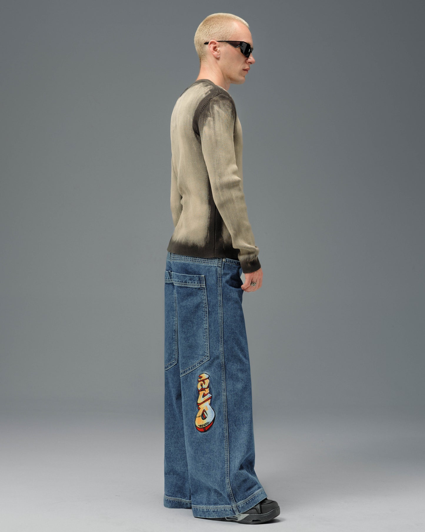 Battle. 30". Dark Stone.