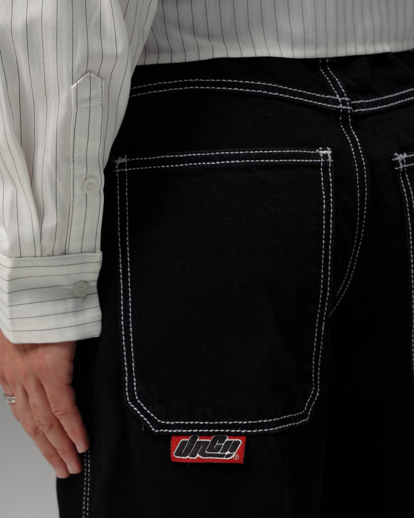 179 Pipes. 23". Jet Black.