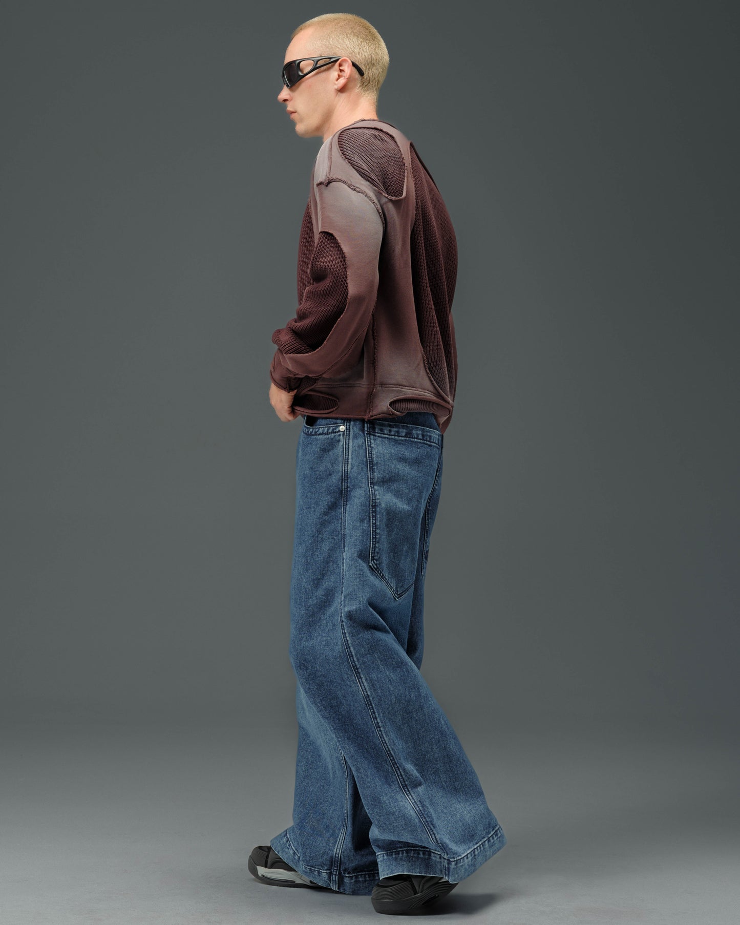 Wide Load. 30". Dark Stone.