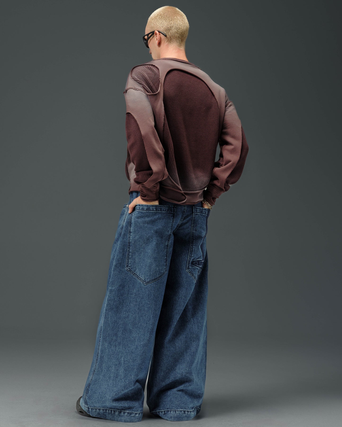 Wide Load. 30". Dark Stone.