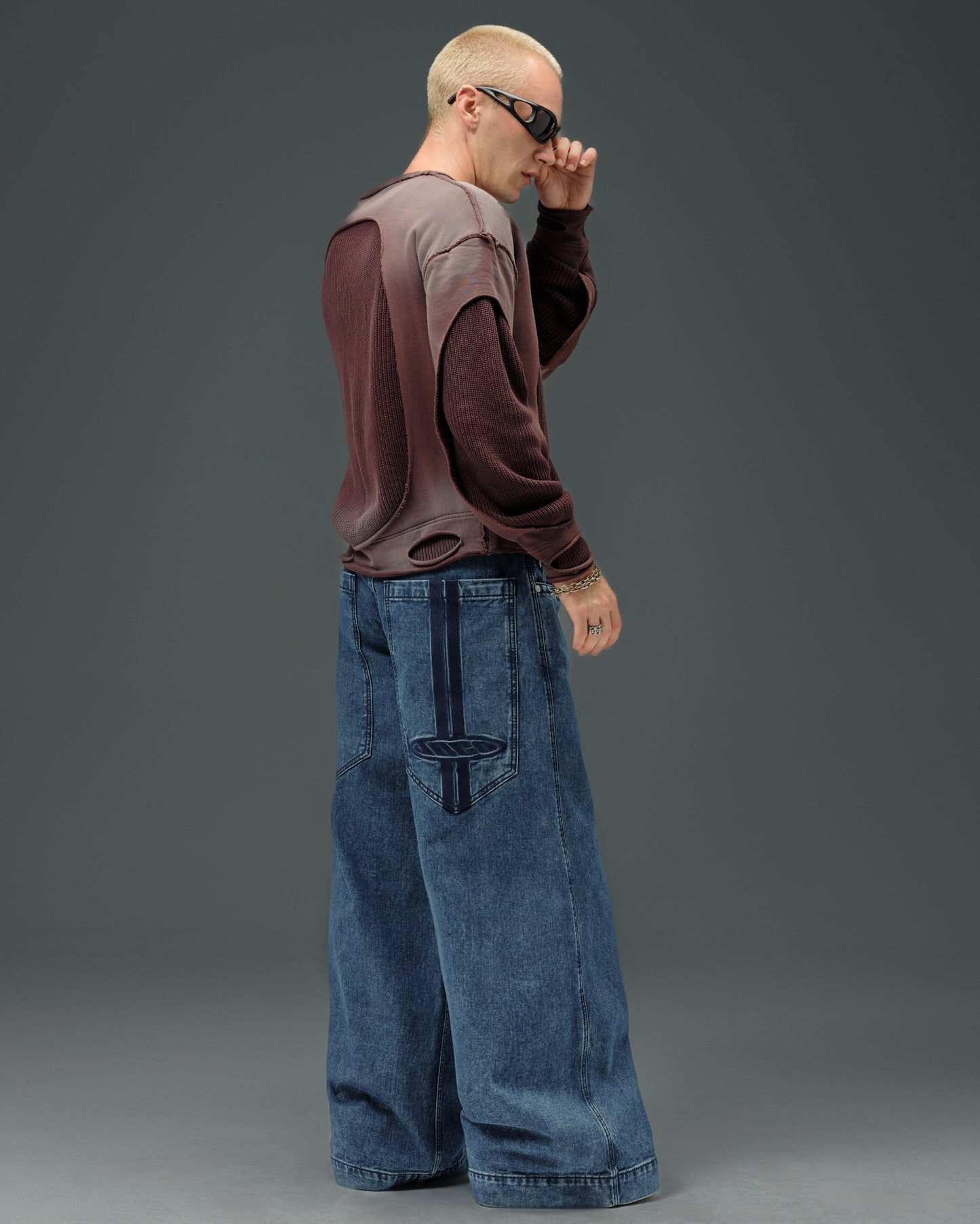 Wide Load. 30". Dark Stone.