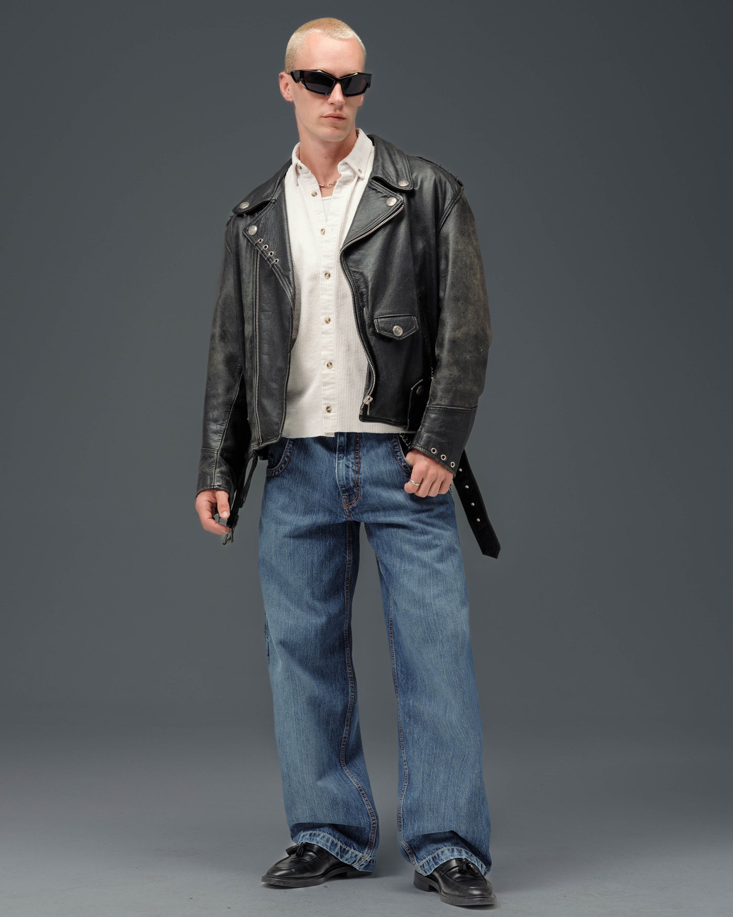 Handyman Carpenter. 20". Hand-Sand Vintage.