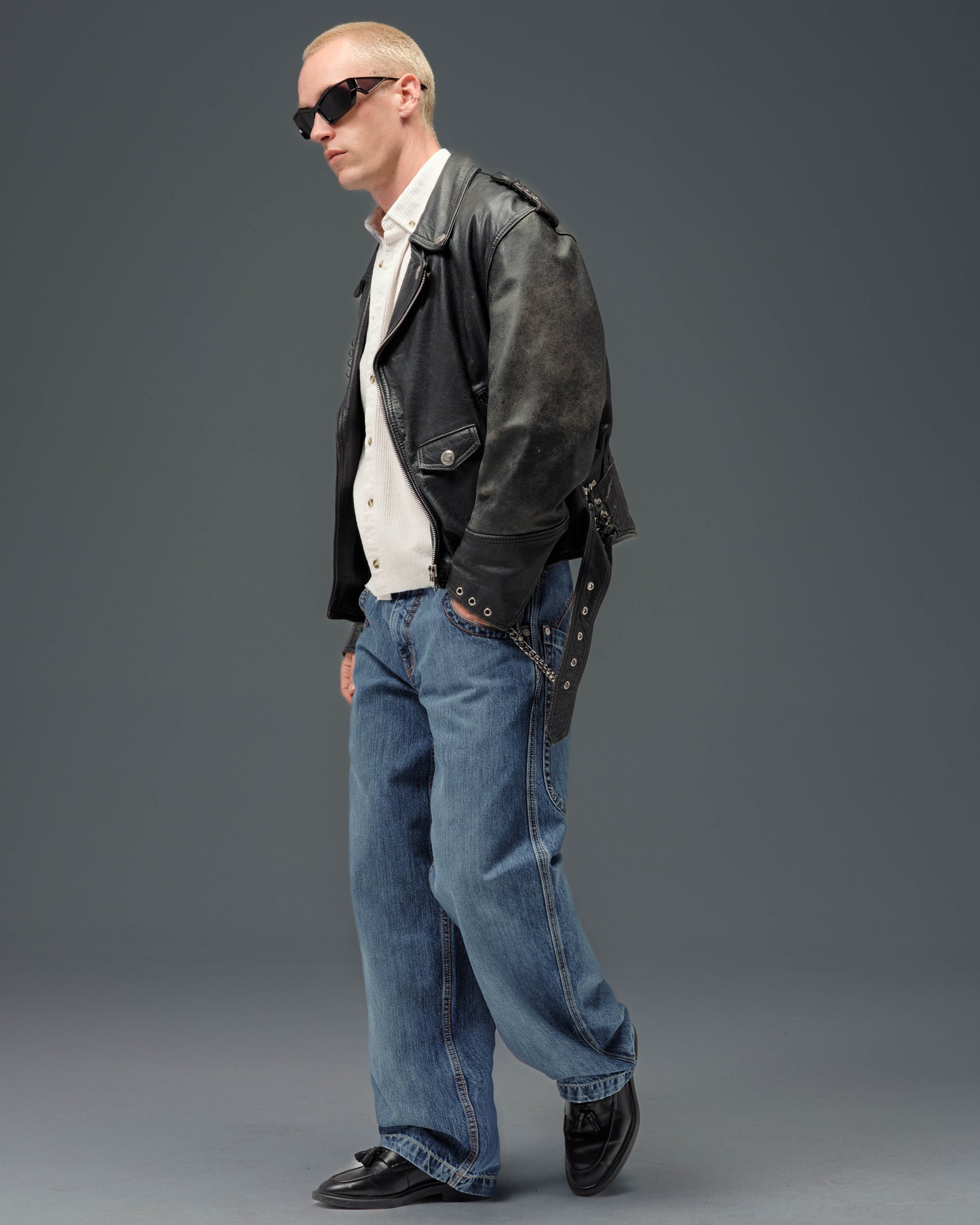 Handyman Carpenter. 20". Hand-Sand Vintage.