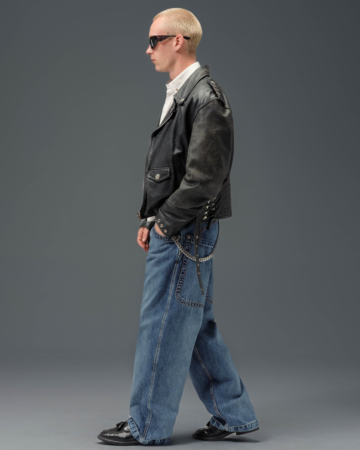 Handyman Carpenter. 20". Hand-Sand Vintage.