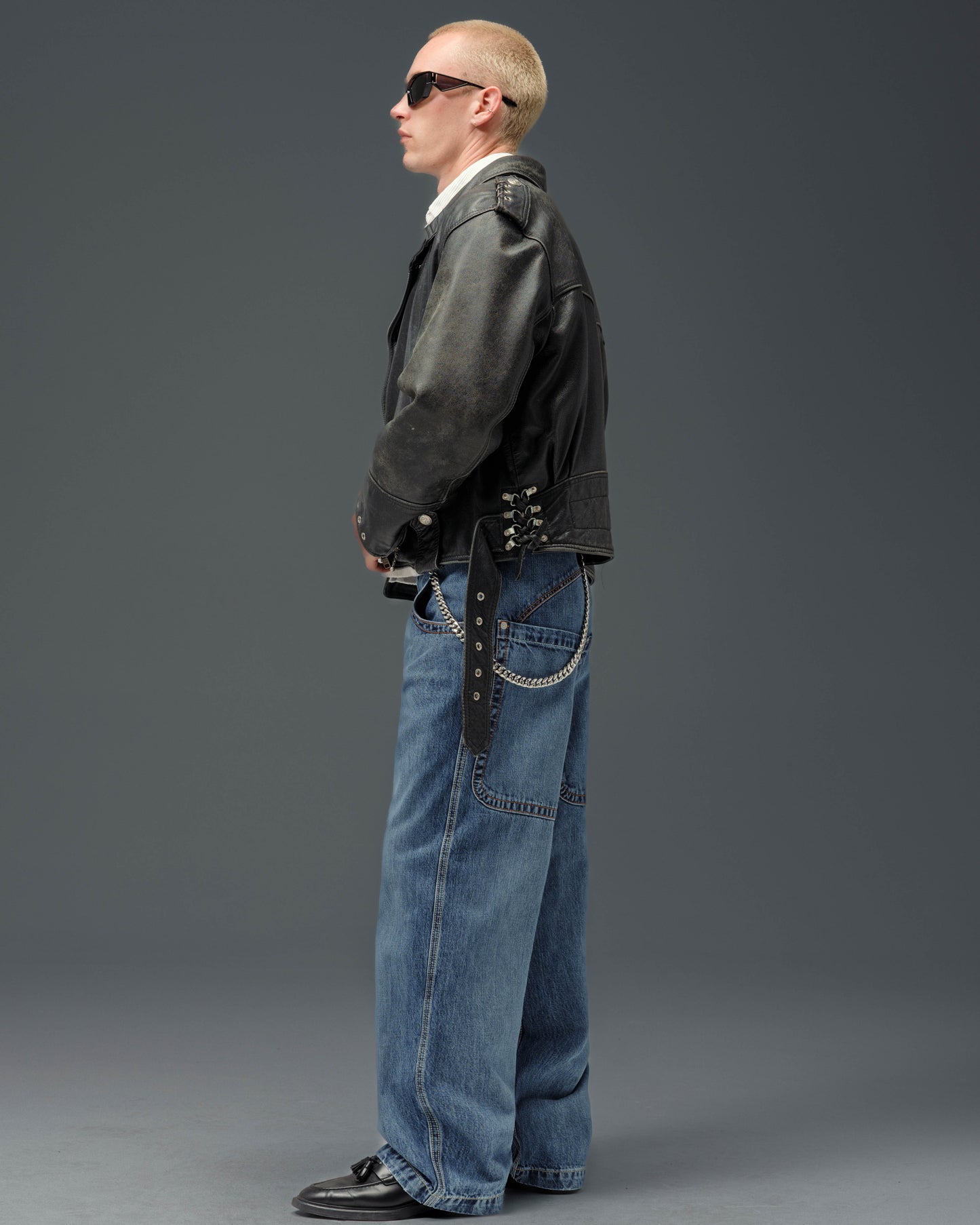 Handyman Carpenter. 20". Hand-Sand Vintage.