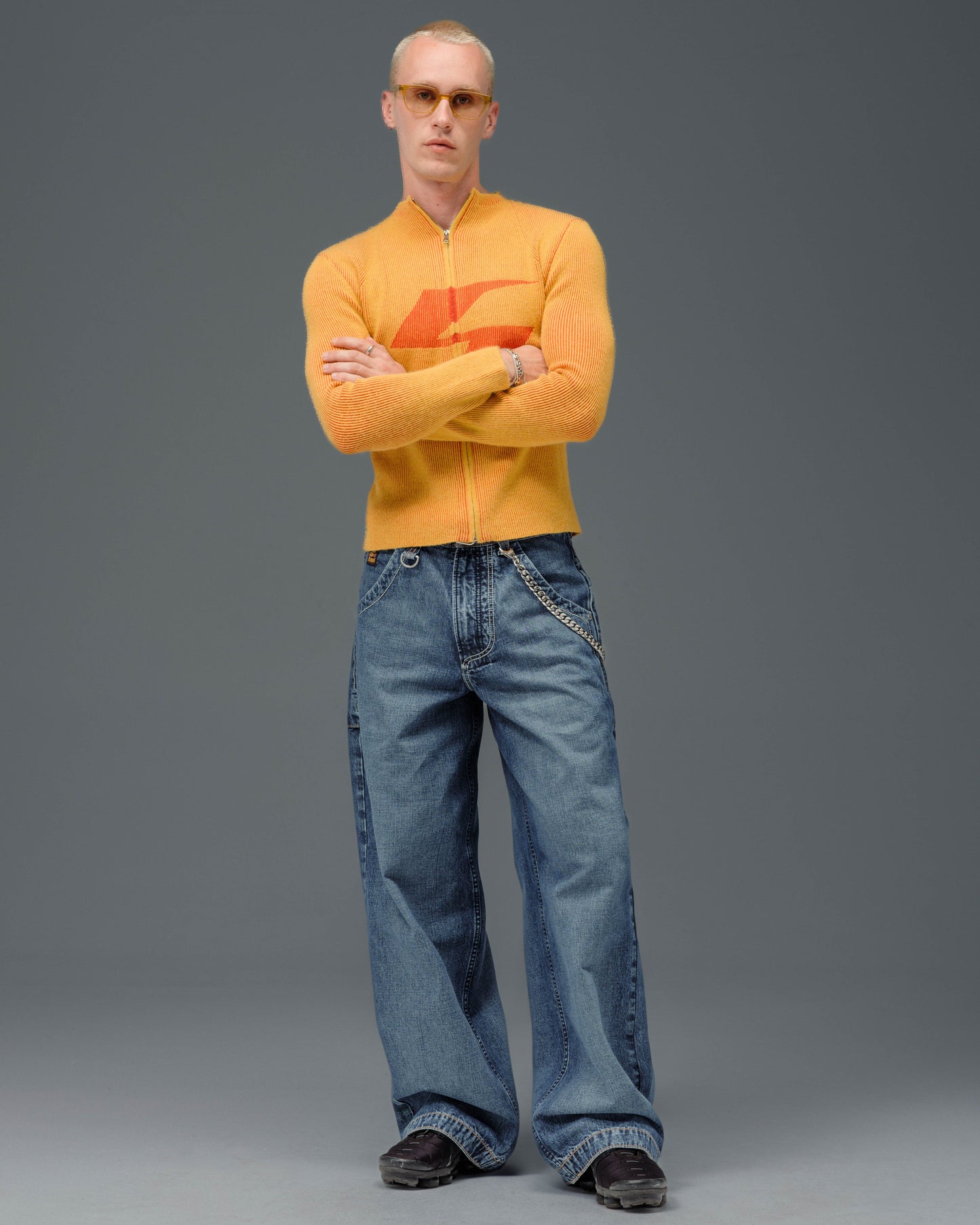 Royal. 23". Hand-Sand Dark Stone.