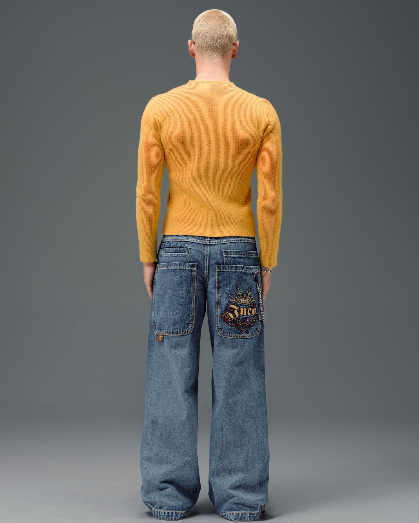 Royal. 23". Hand-Sand Dark Stone.