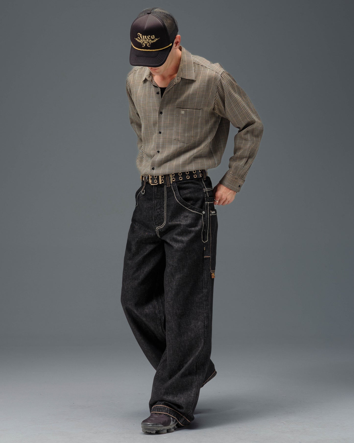 Royal. 23". Laser Black.