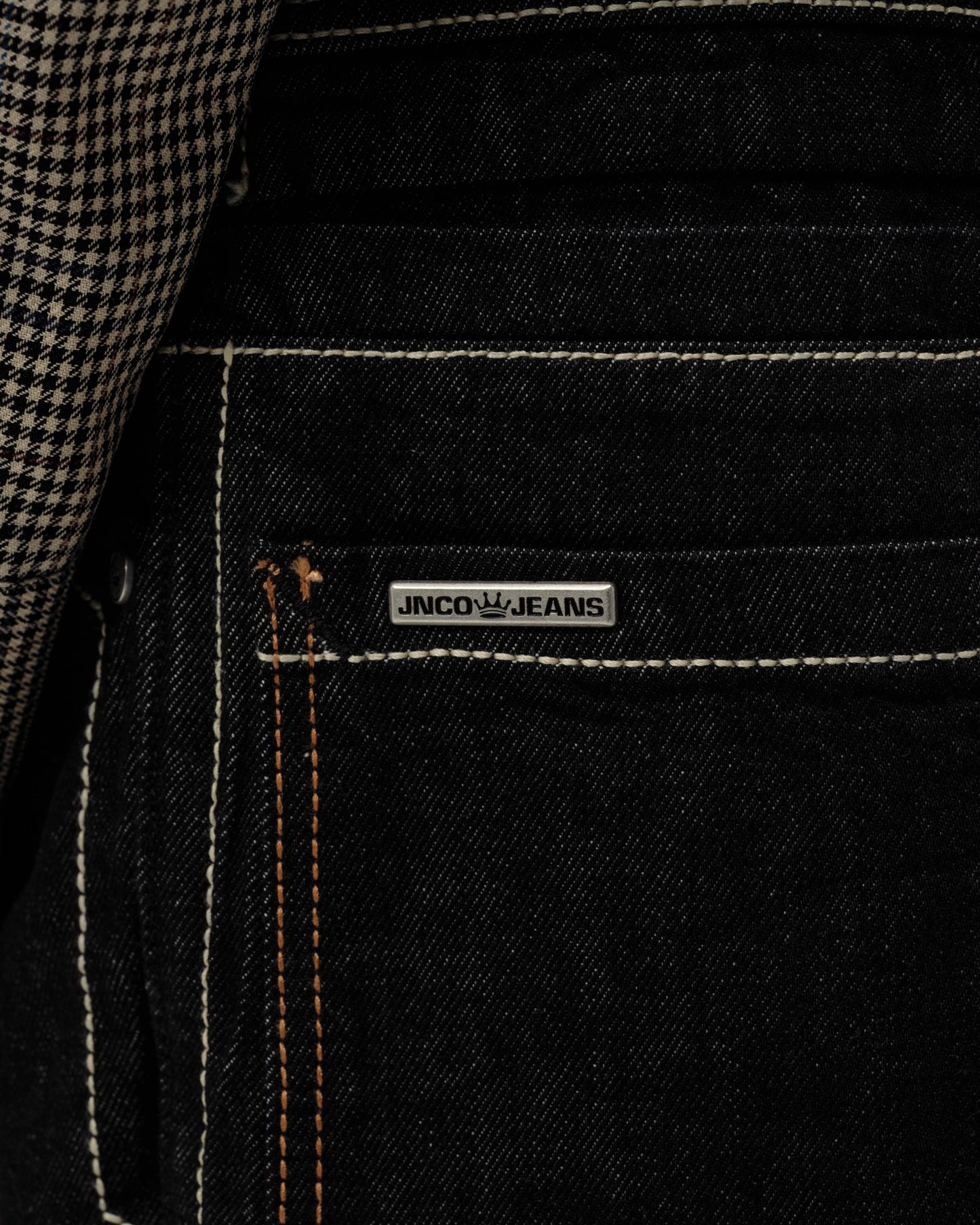 Royal. 23". Laser Black.