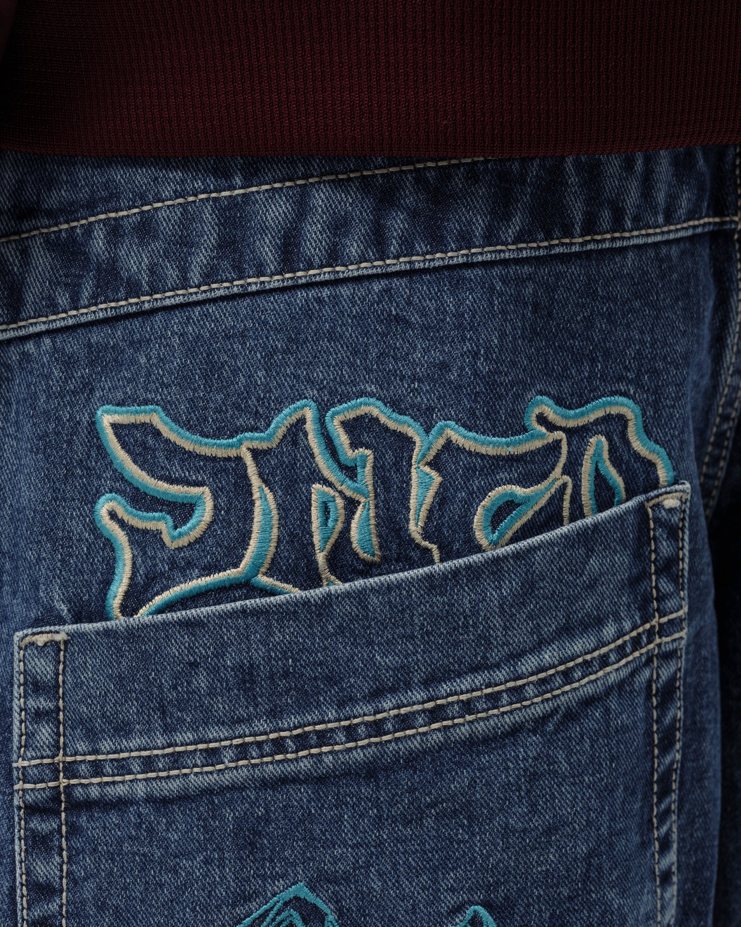 Artistical Uprising. 26". Dark Stone.