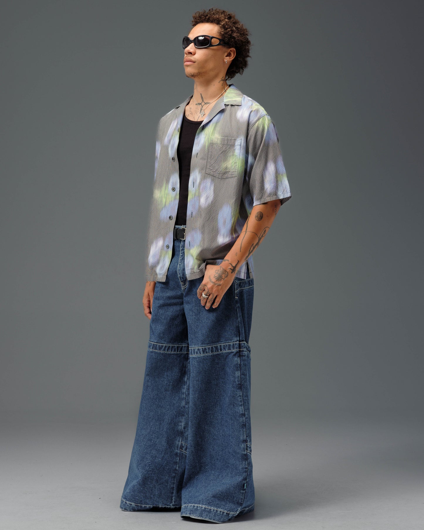 Hangin'. 34". Dark Stone.