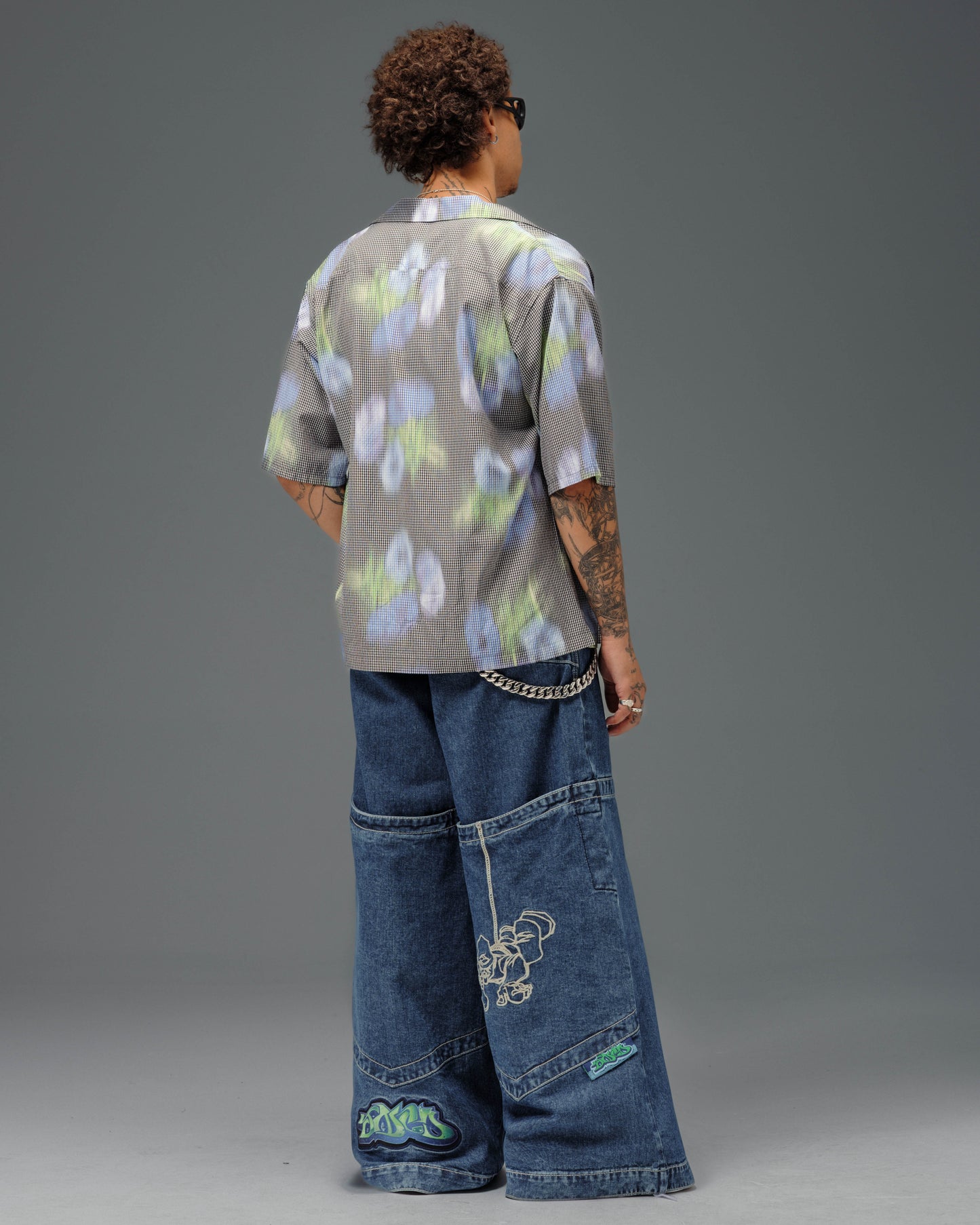 Hangin'. 34". Dark Stone.