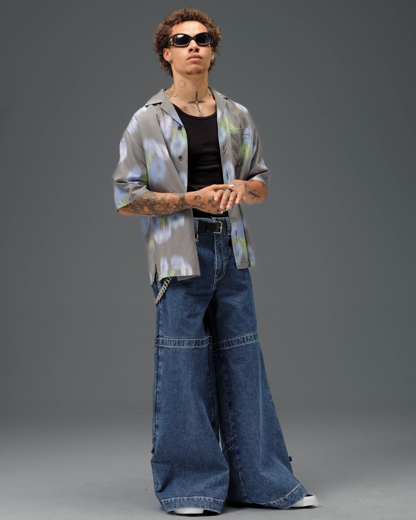 Hangin'. 34". Dark Stone.