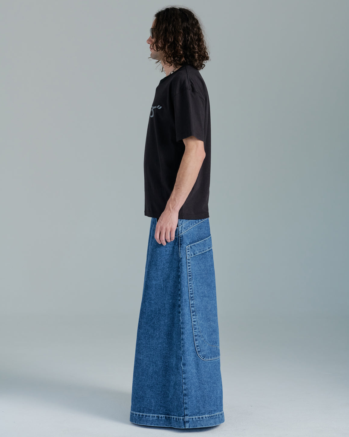 Convict. 50". Dark Stone.