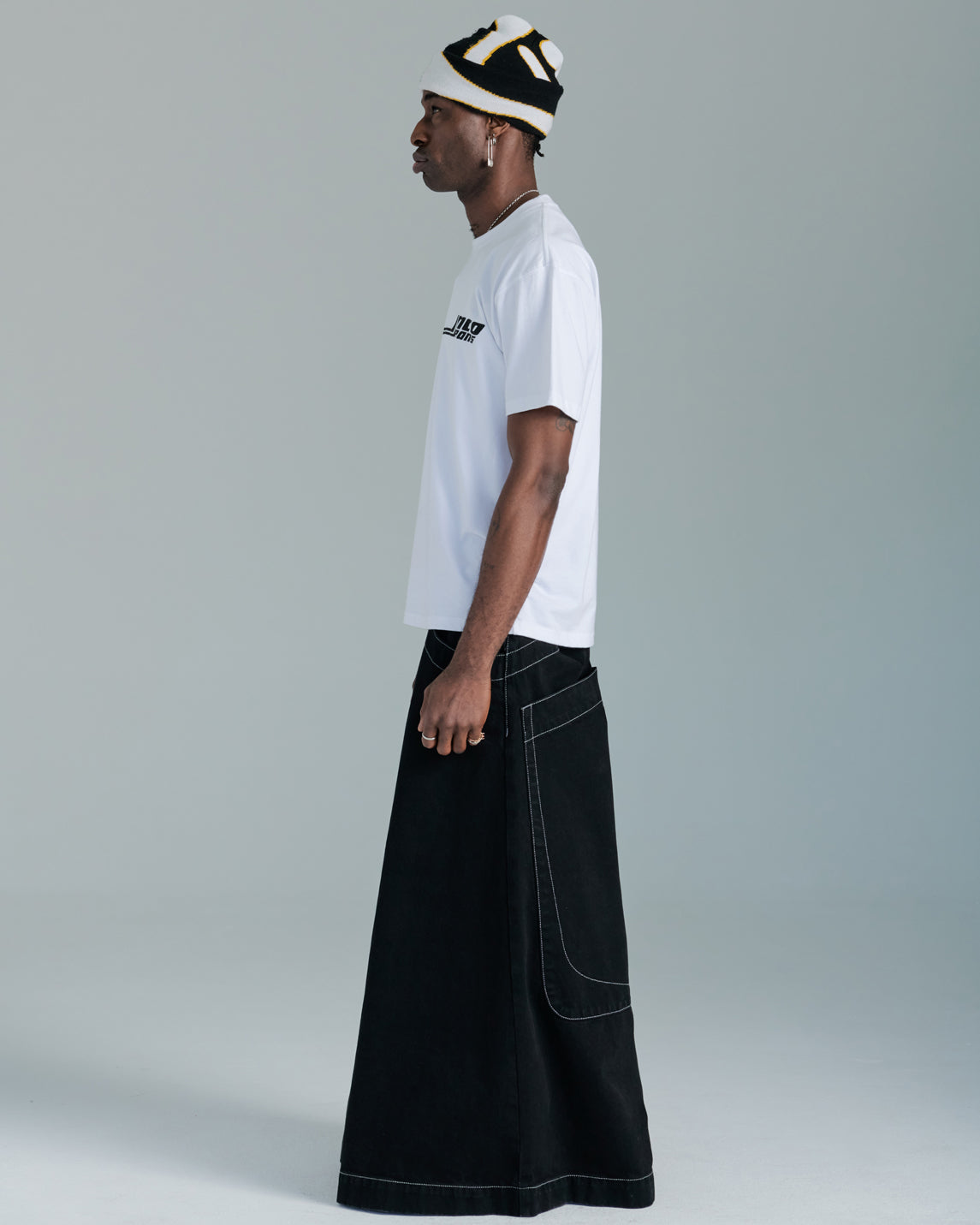 Convict. 50". Jet Black.