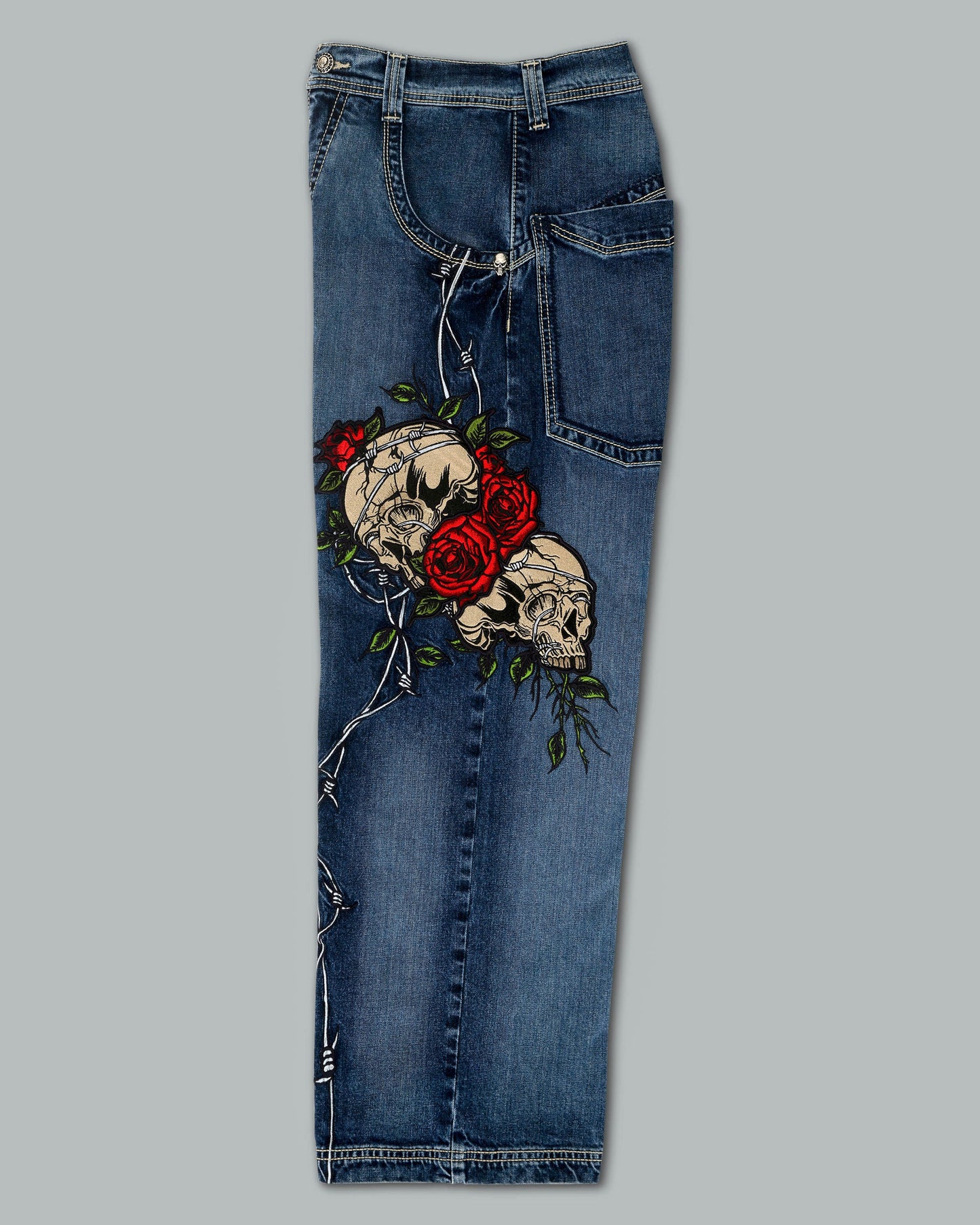 W Skull & Roses. 24". Hand-Sand Dark Stone.