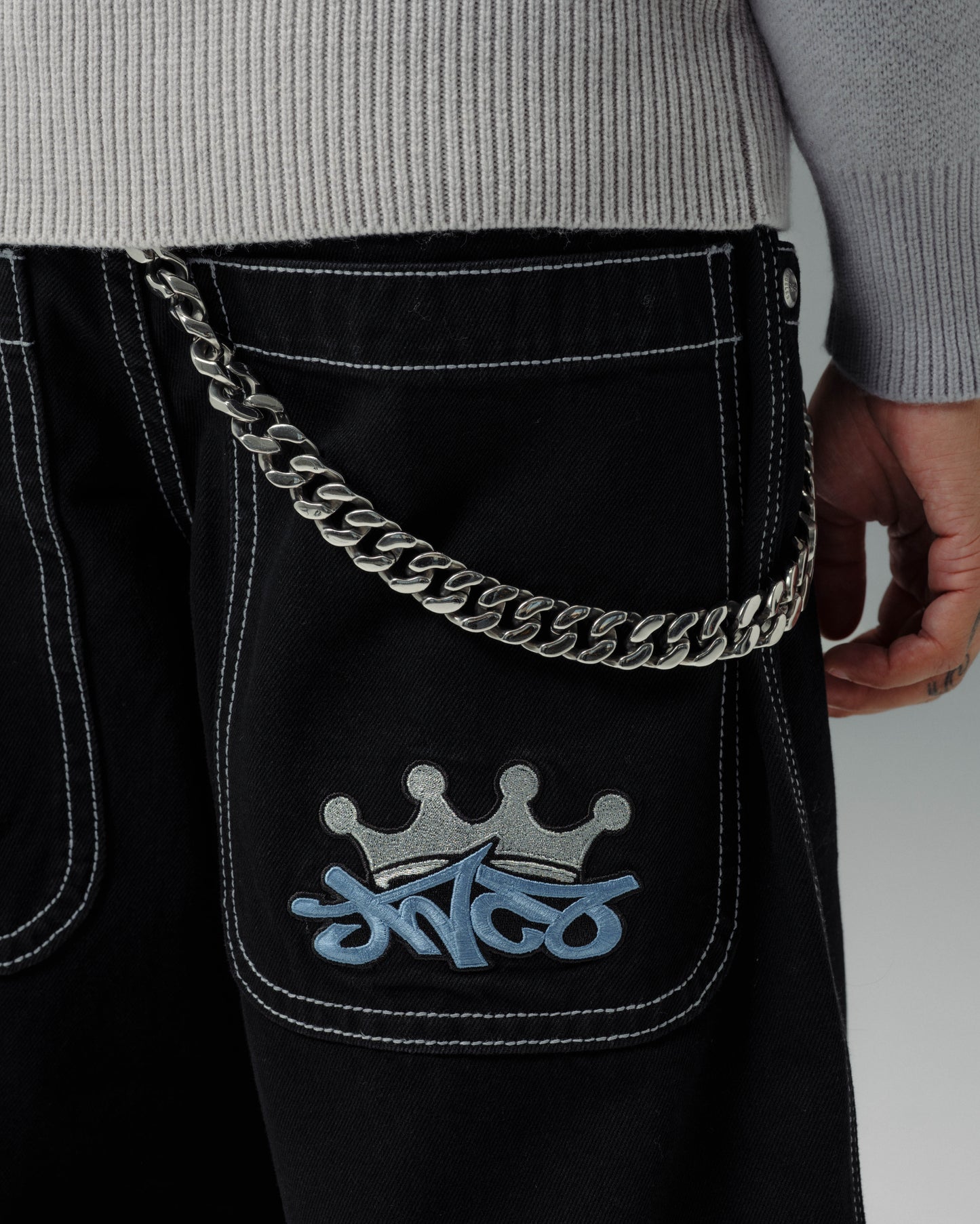 1101 Crown Cannon. 26". Jet Black.