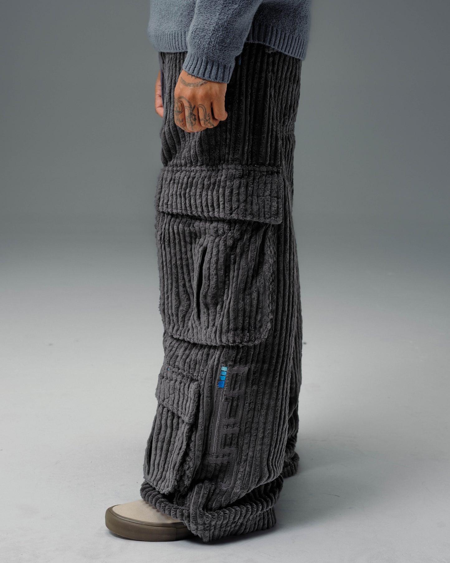 Legacy. 24". 2 Wale Corduroy. Magnet.