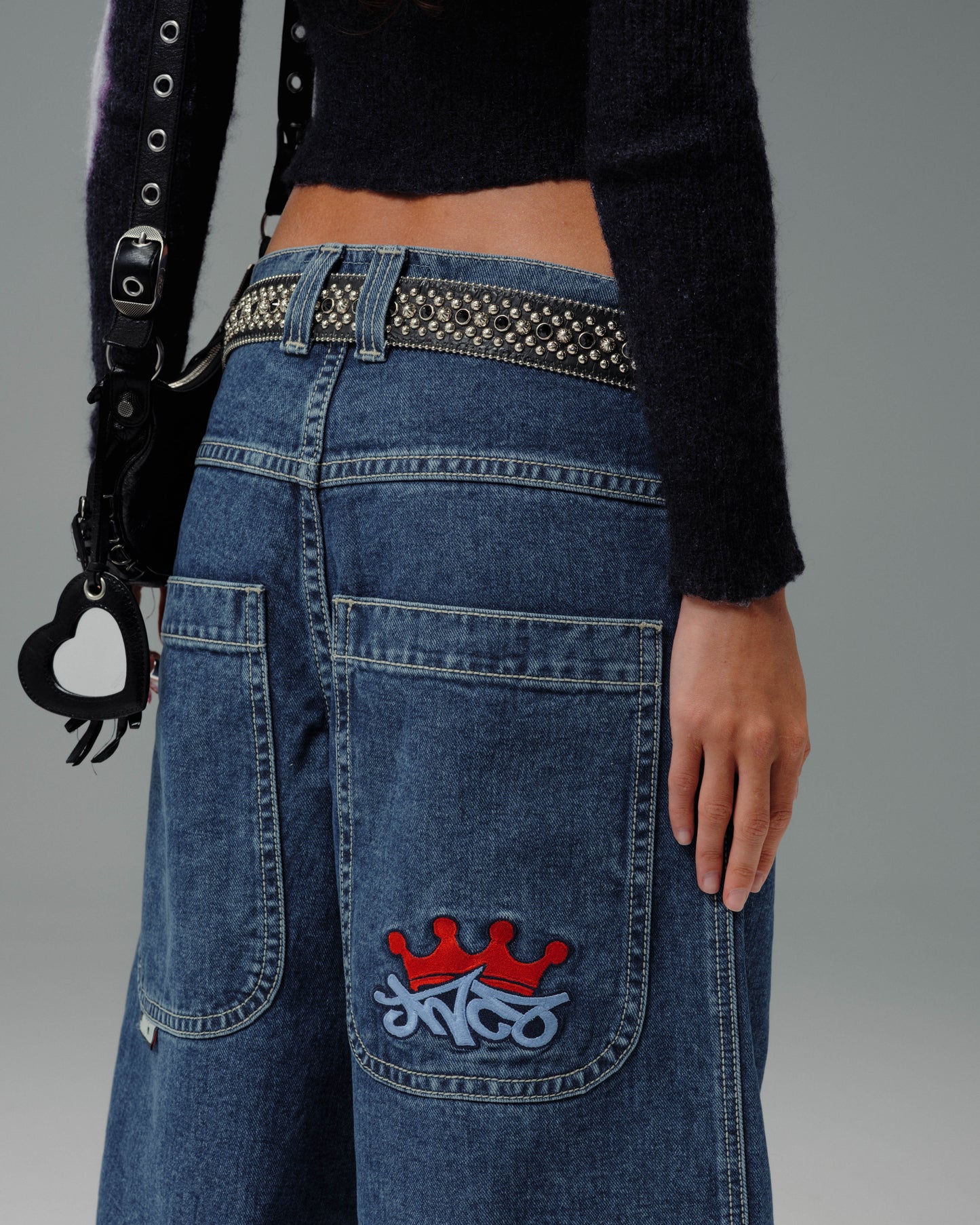 W1101 Crown Cannon. 26". Dark Stone.