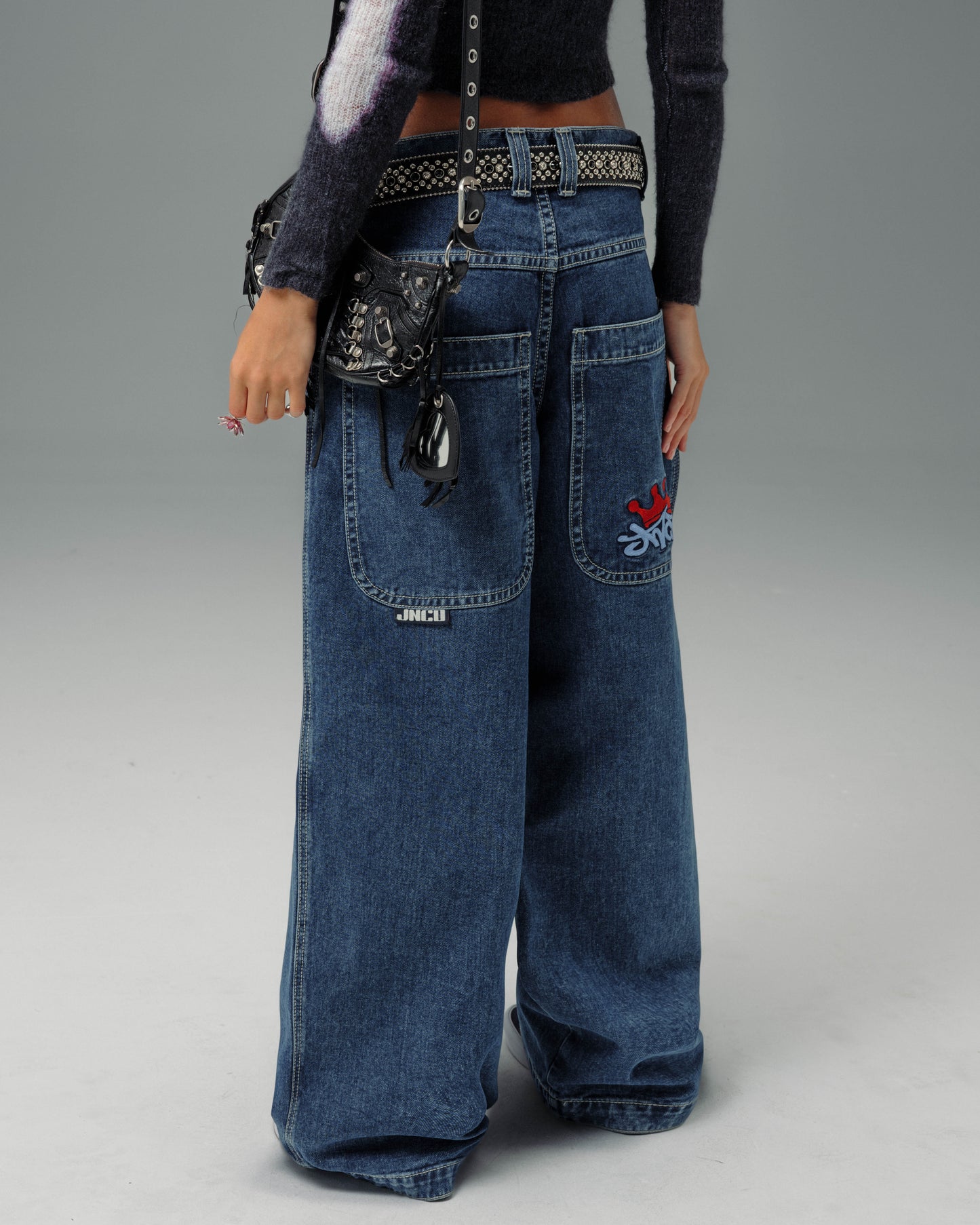 W1101 Crown Cannon. 26". Dark Stone.