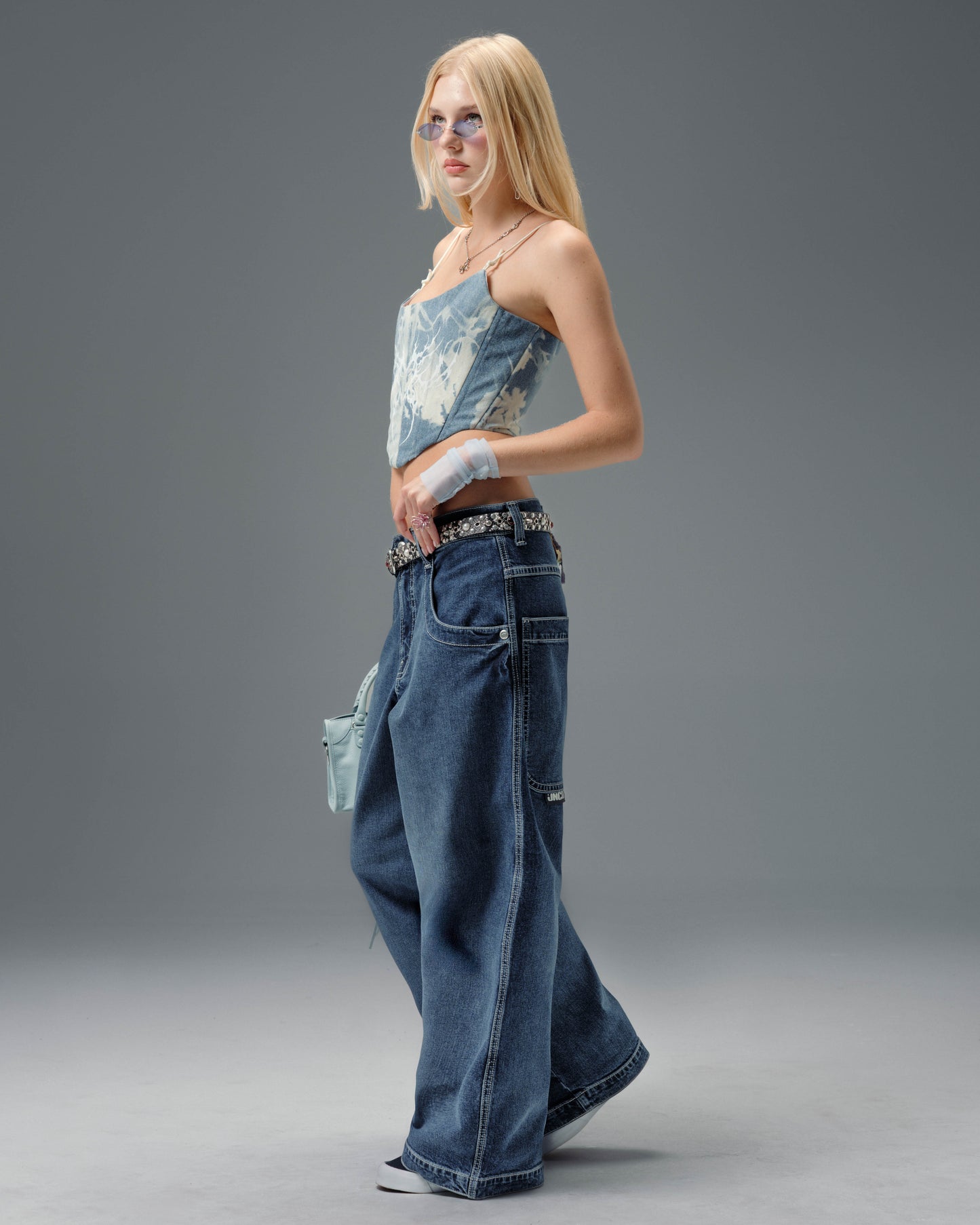 W1101 LA Cannon. 26". Hand-Sand Dark Stone.