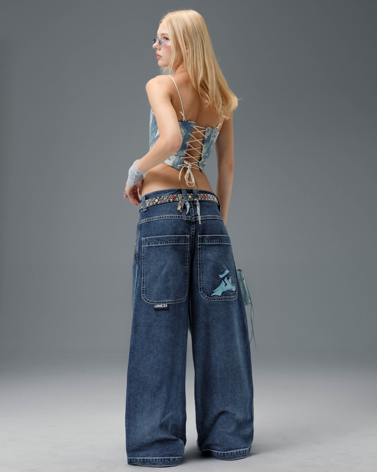 W1101 LA Cannon. 26". Hand-Sand Dark Stone.