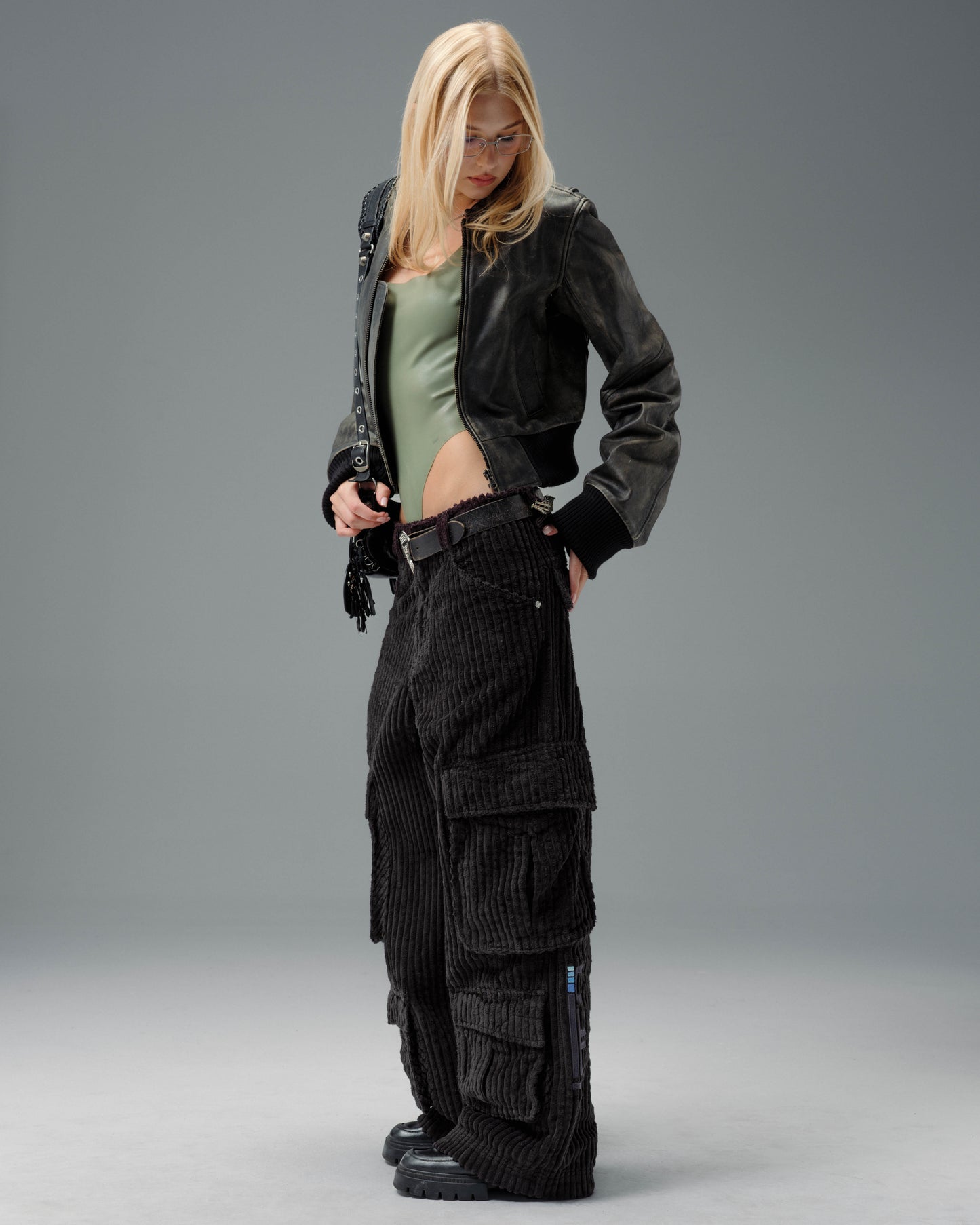 W Legacy. 24". 2 Wale Corduroy. Black.