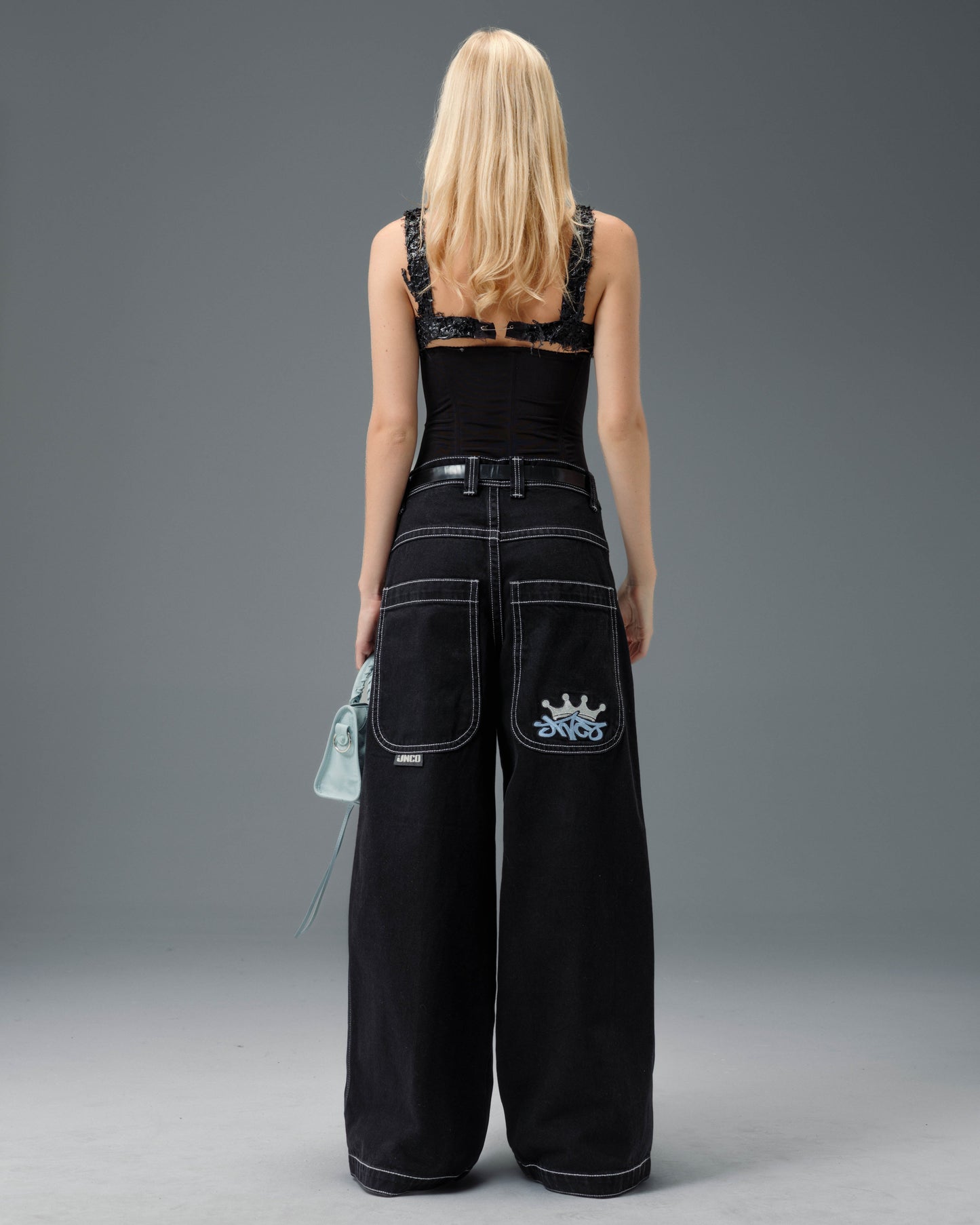 W1101 Crown Cannon. 26". Jet Black.