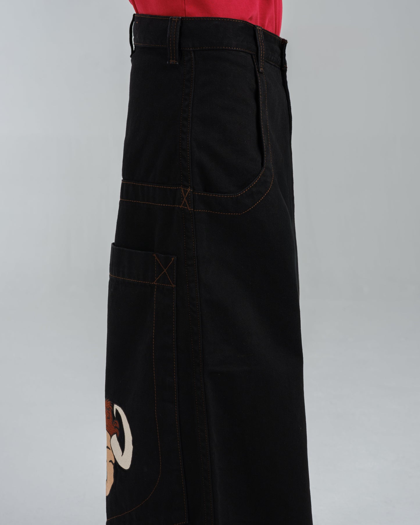 Mammoth. 40". Jet Black.