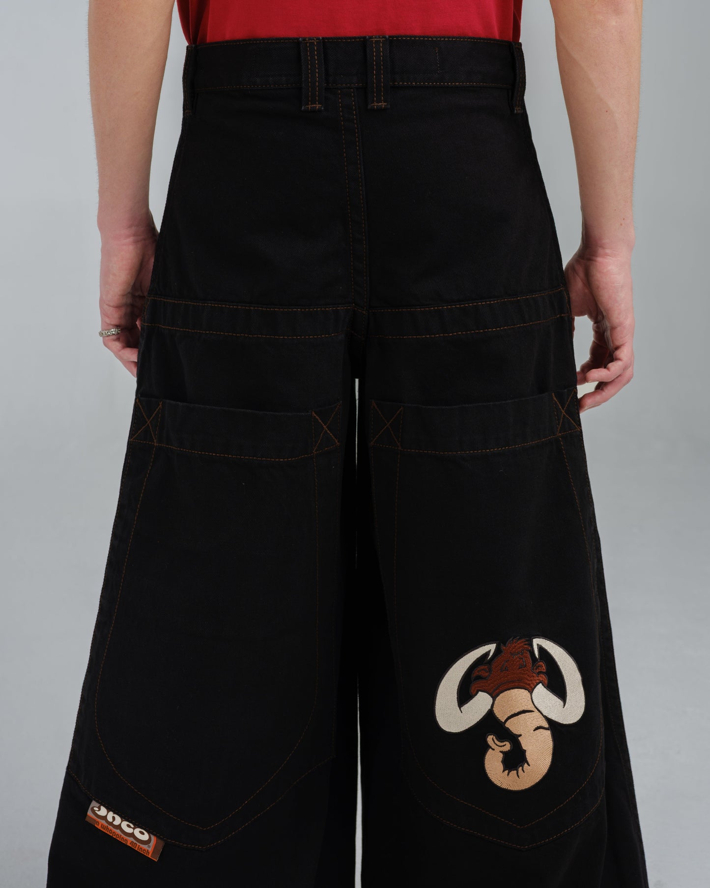 Mammoth. 40". Jet Black.