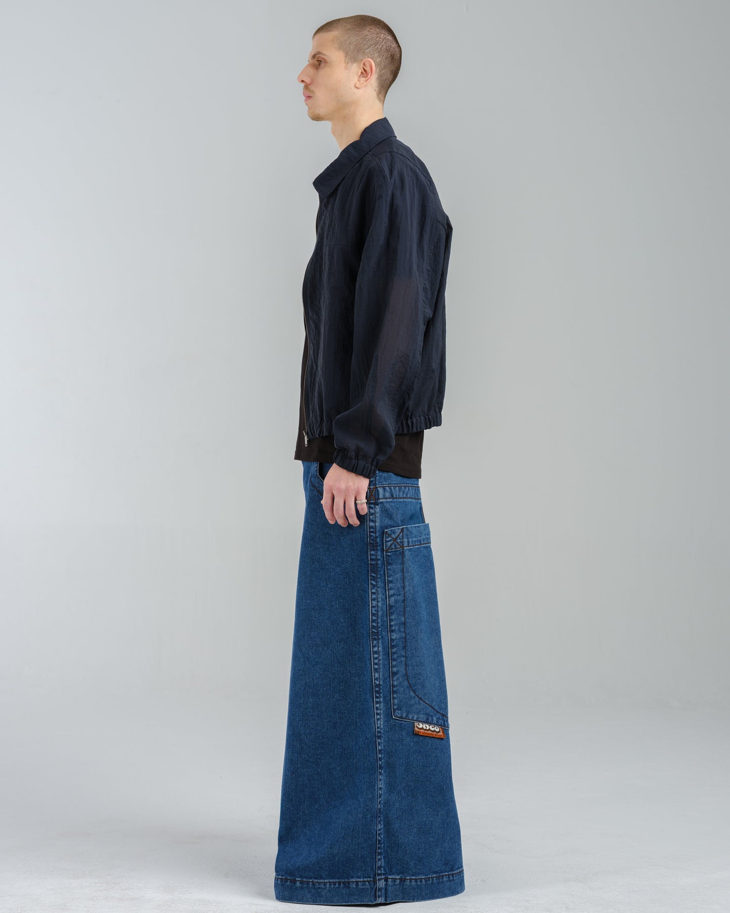 Mammoth. 40". Dark Stone.