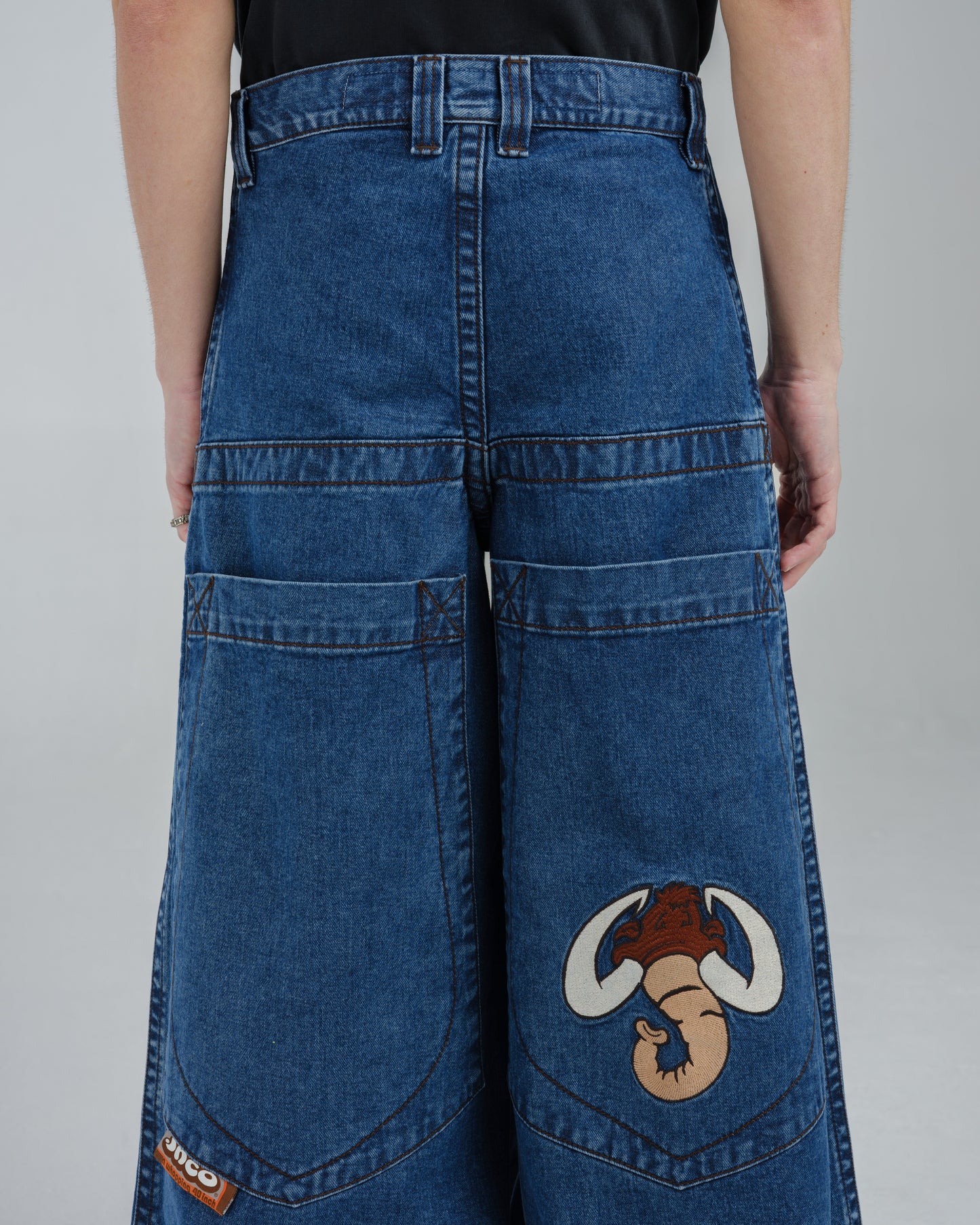 Mammoth. 40". Dark Stone.