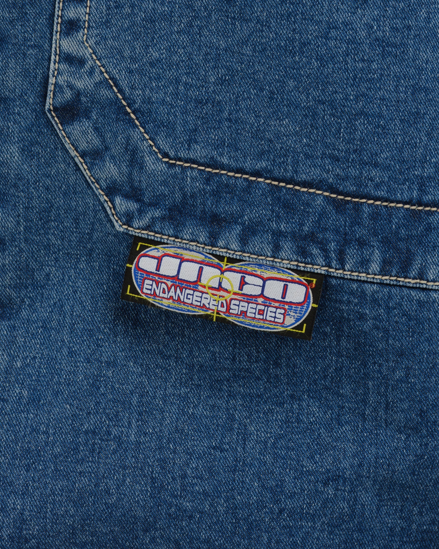 Rhino. 34". Dark Stone.