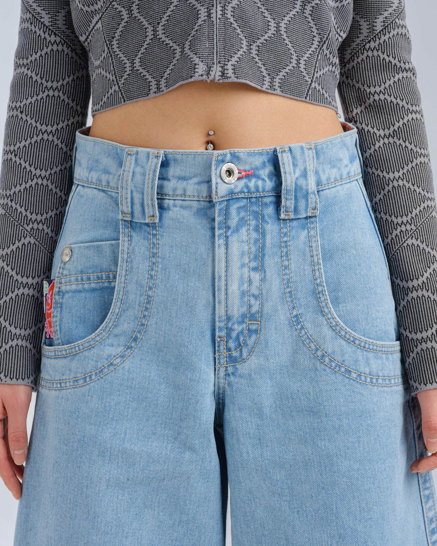 W117 King. 28". Vintage.