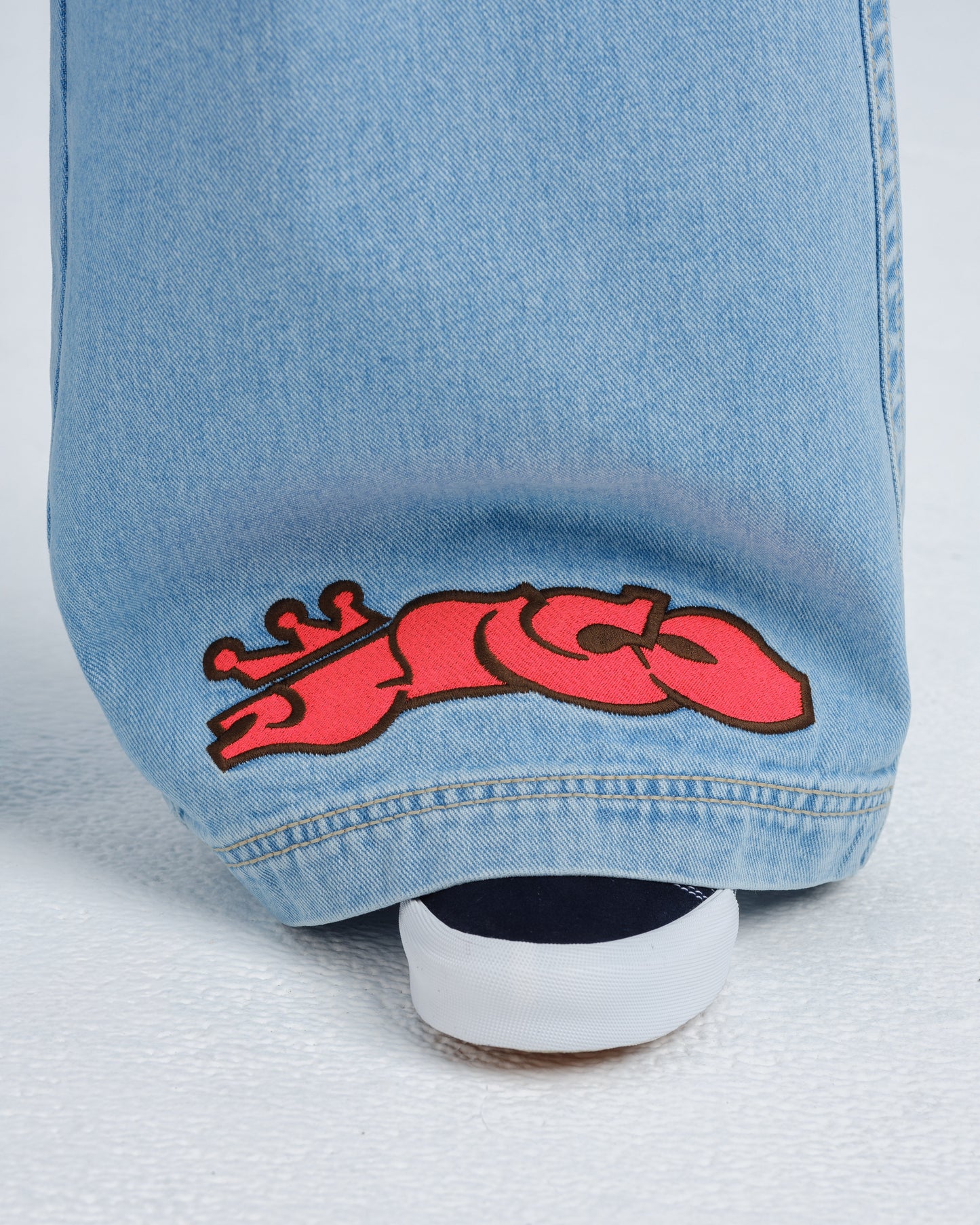 W117 King. 28". Vintage.