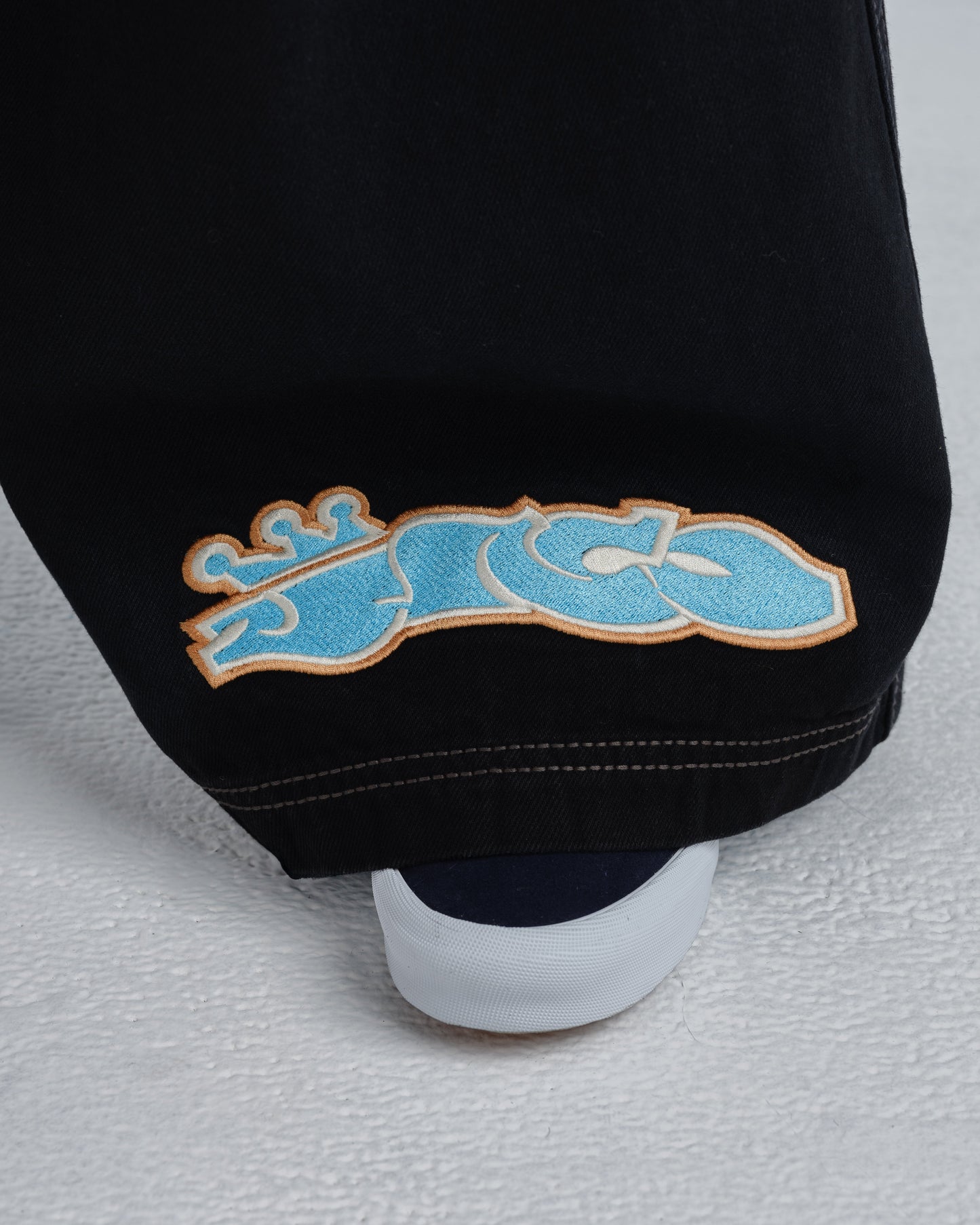 W117 King. 28". Jet Black.