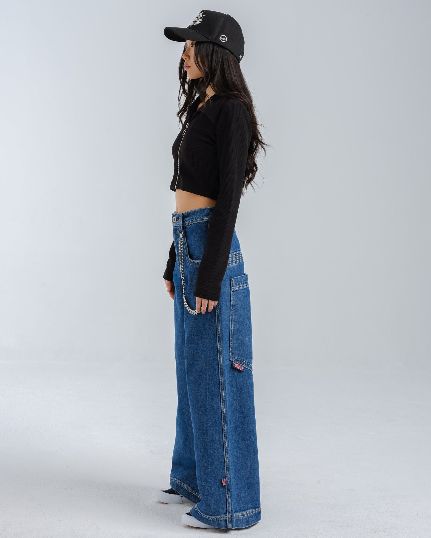 W Battle. 30". Dark Stone.