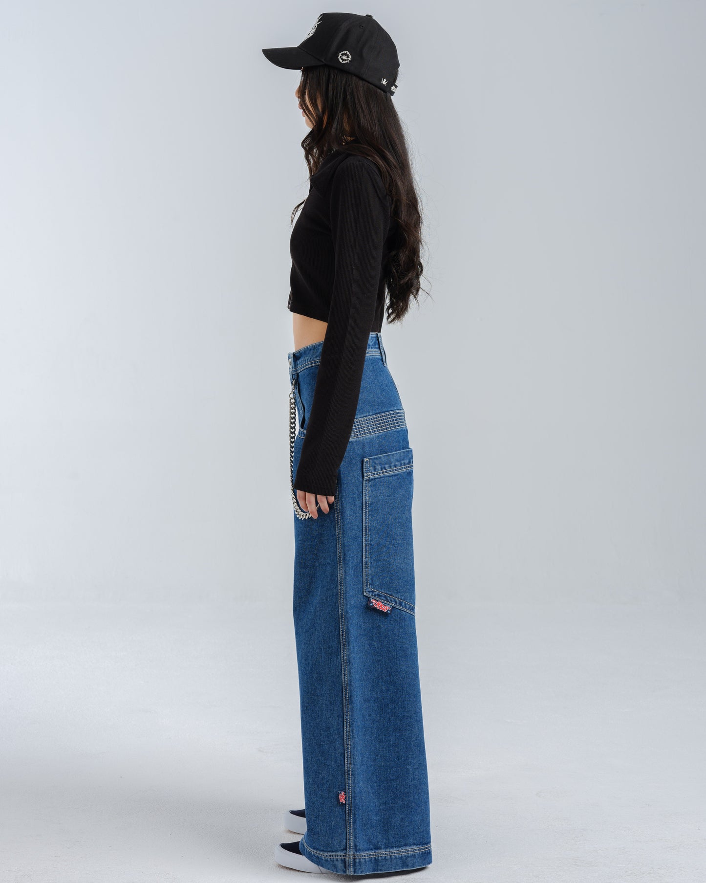 W Battle. 30". Dark Stone.