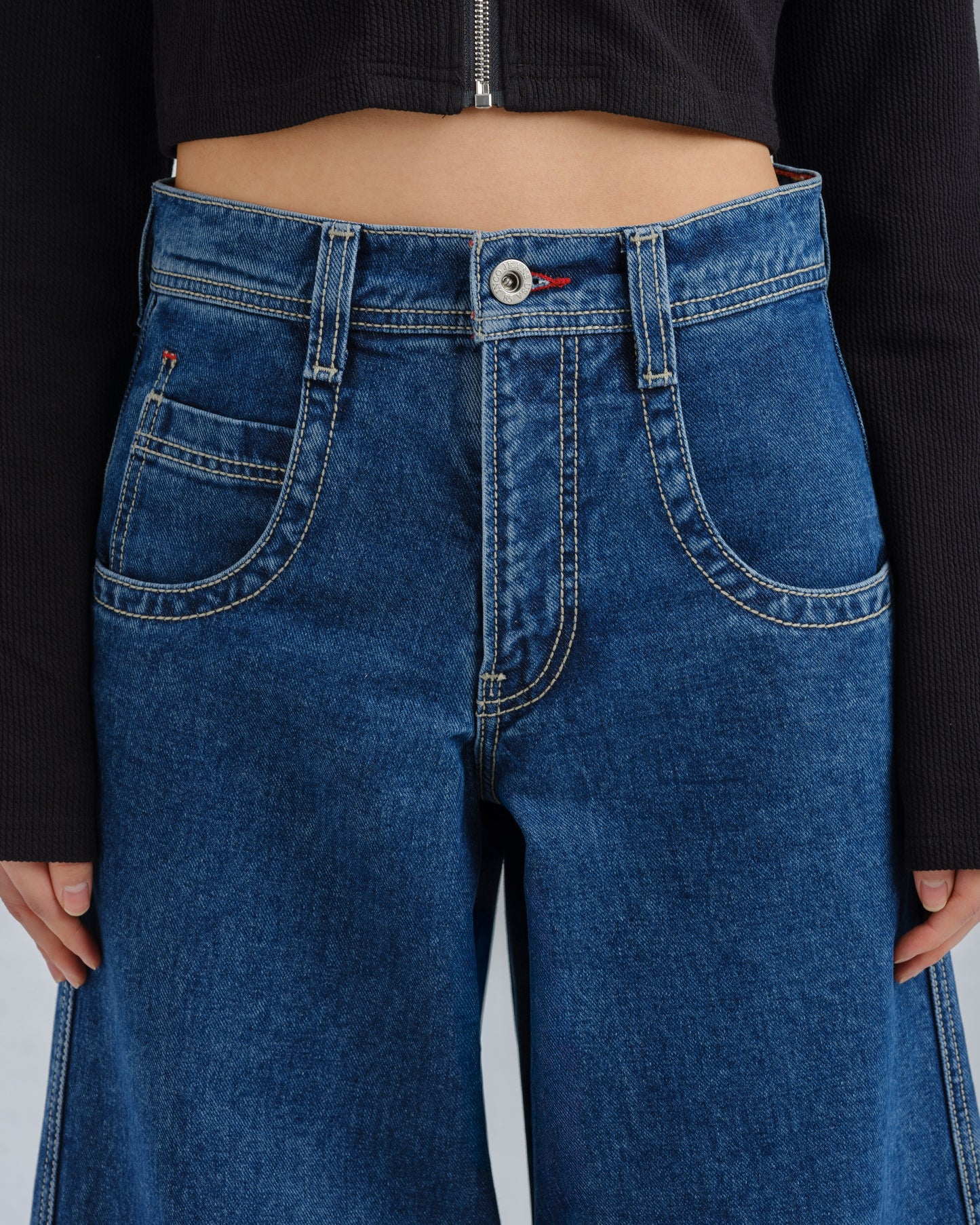 W Battle. 30". Dark Stone.