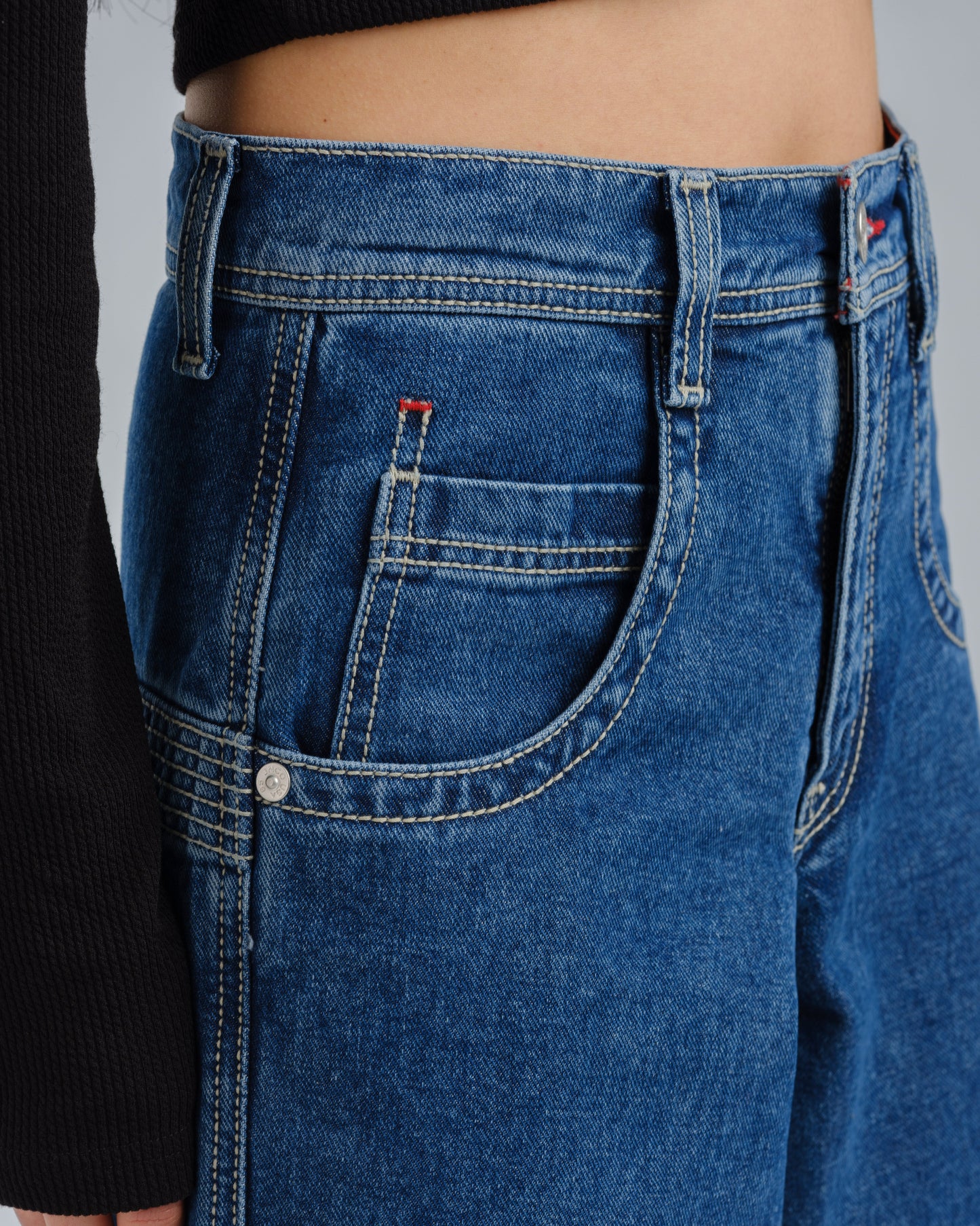 W Battle. 30". Dark Stone.