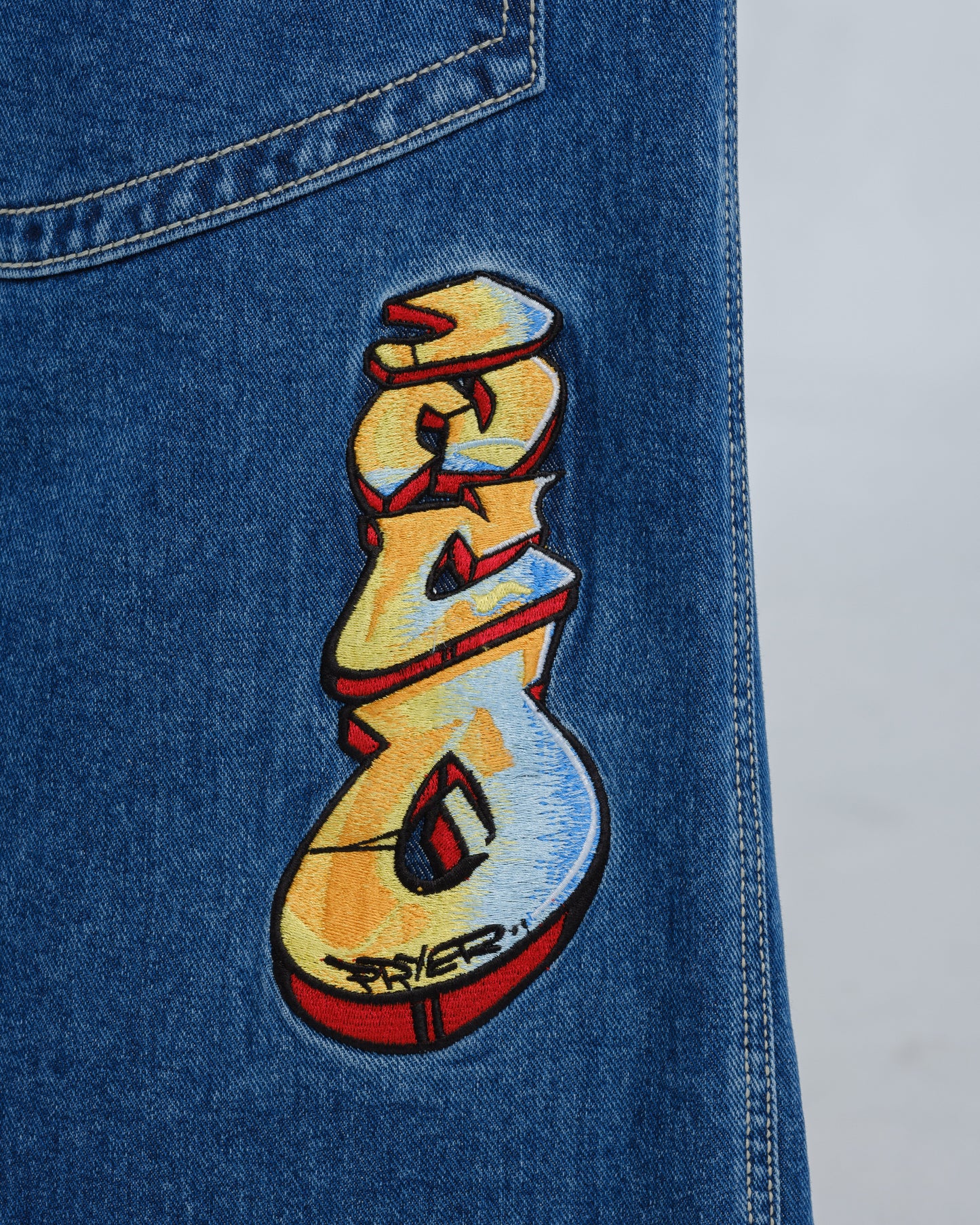 W Battle. 30". Dark Stone.