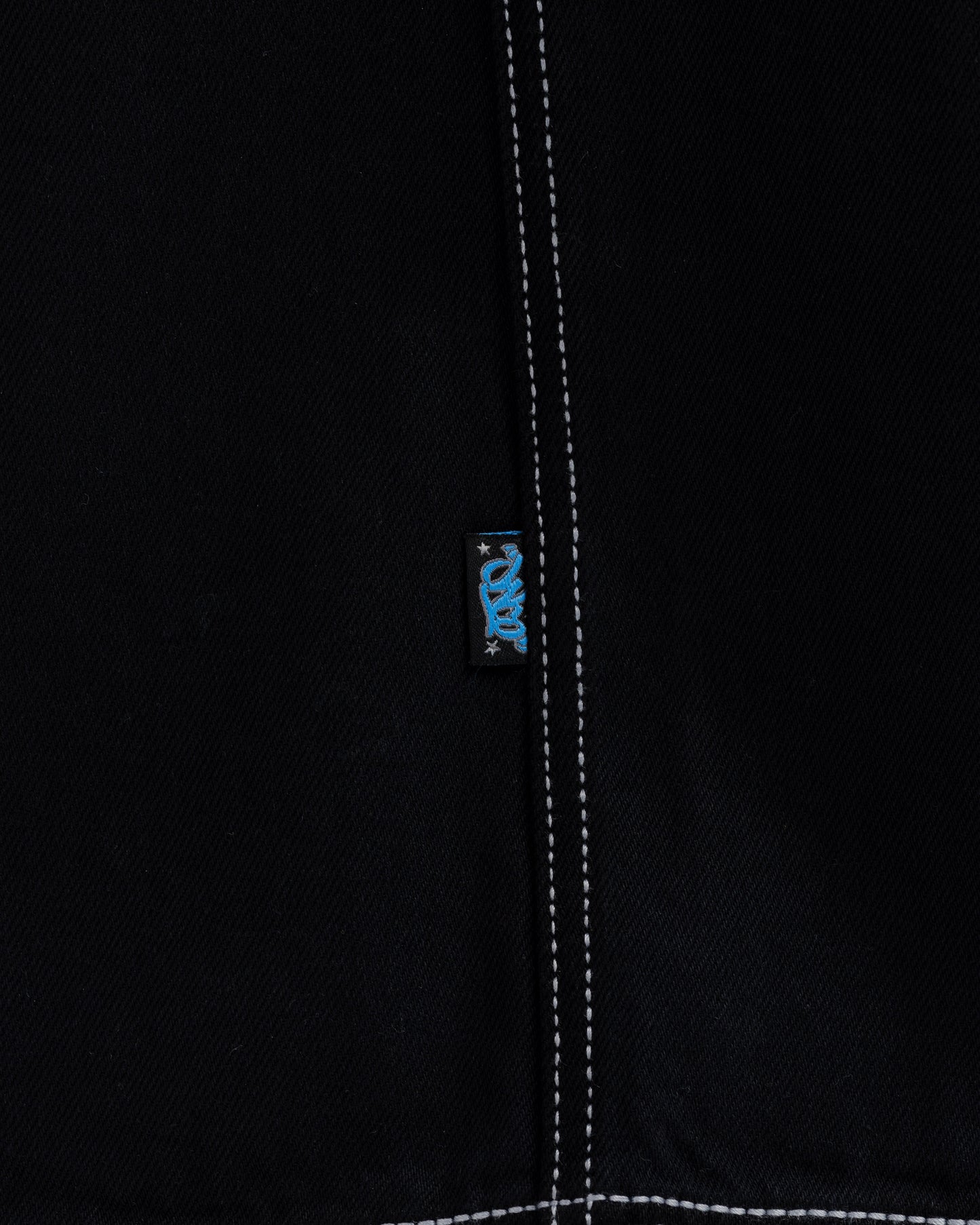 W Battle. 30". Jet Black.