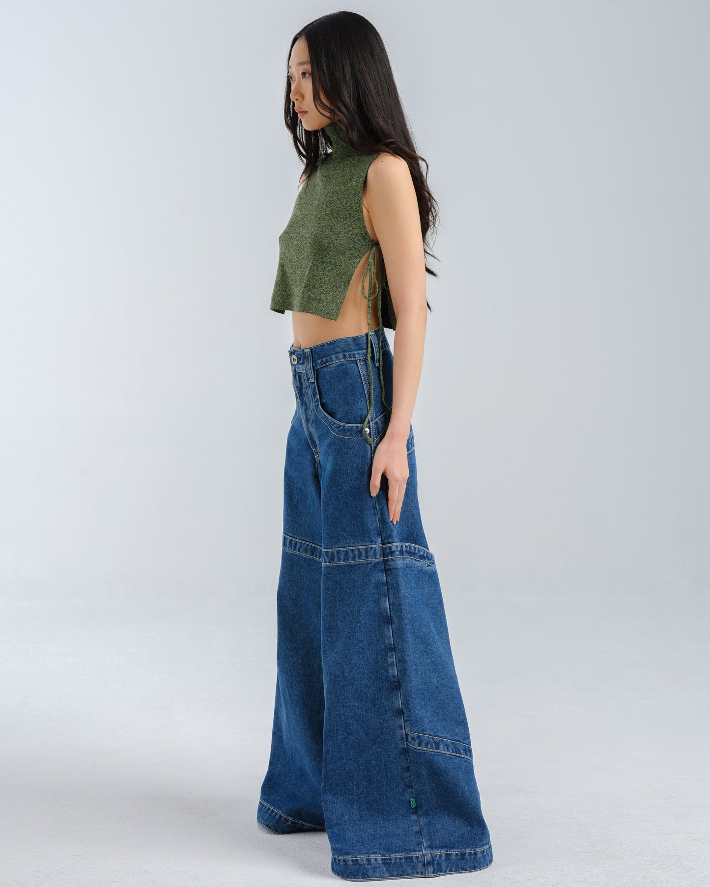 W Hangin'. 34". Dark Stone.