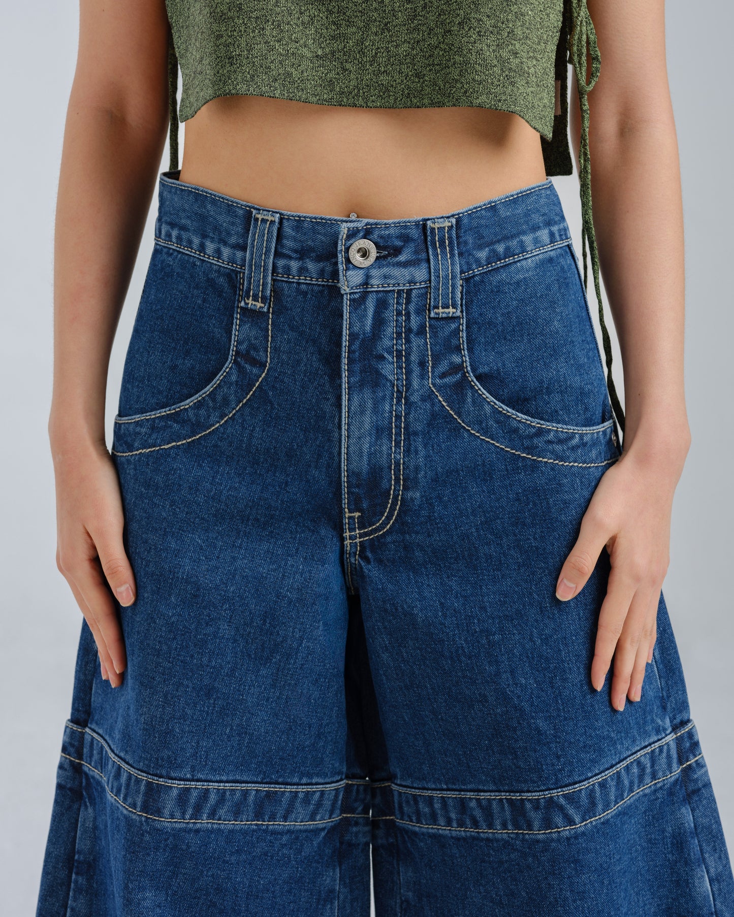 W Hangin'. 34". Dark Stone.