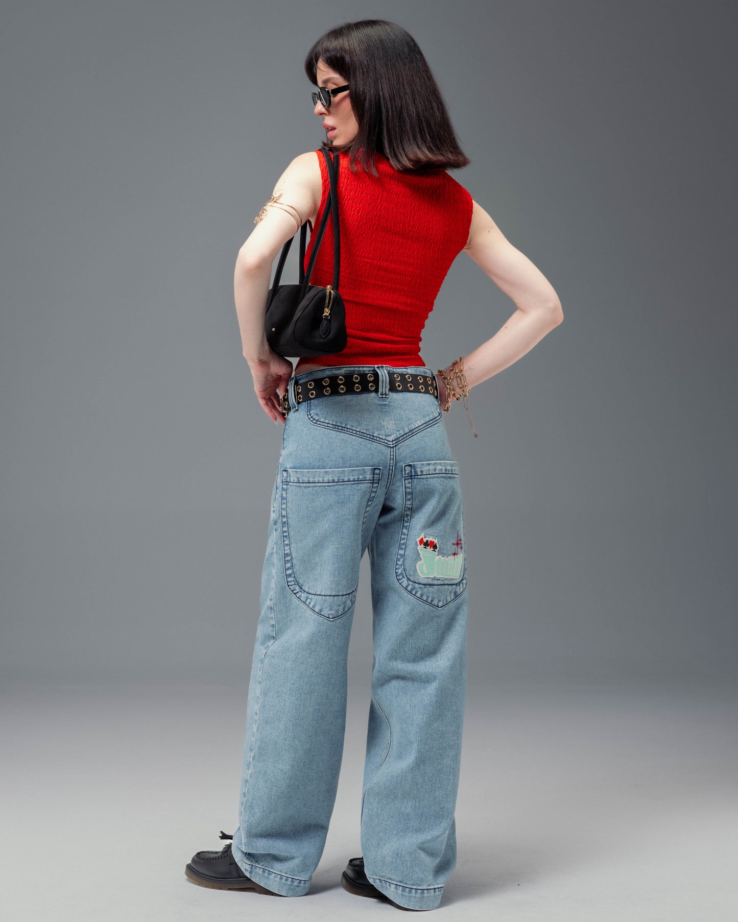 W1169 Low Down Deck. 20". Antique.