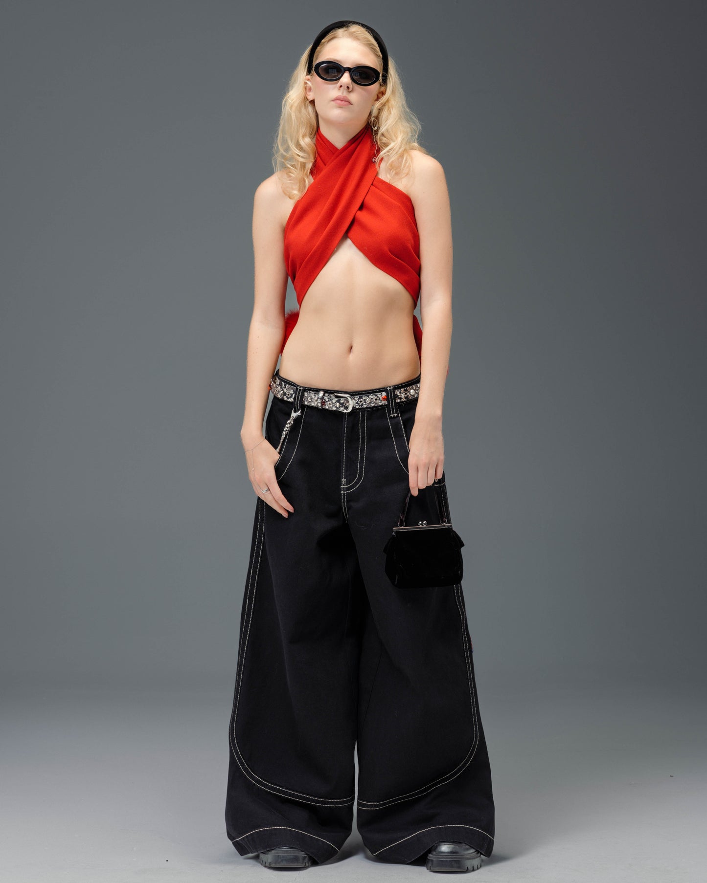 W Kangaroo. 34". Jet Black.