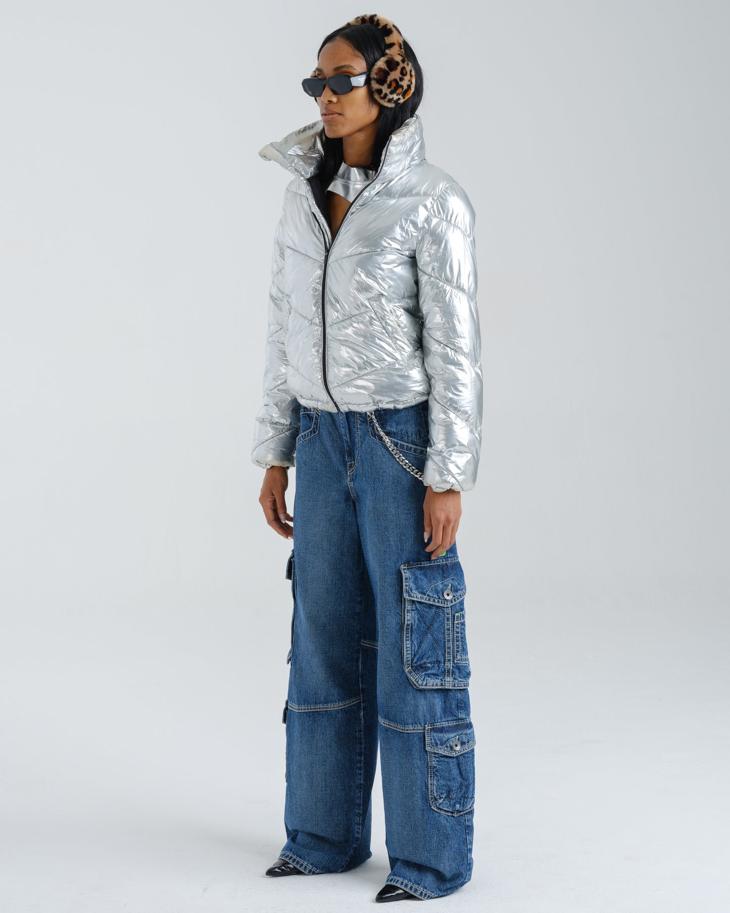 W Quad Cargo. 23". Hand-Sand Dark Stone.